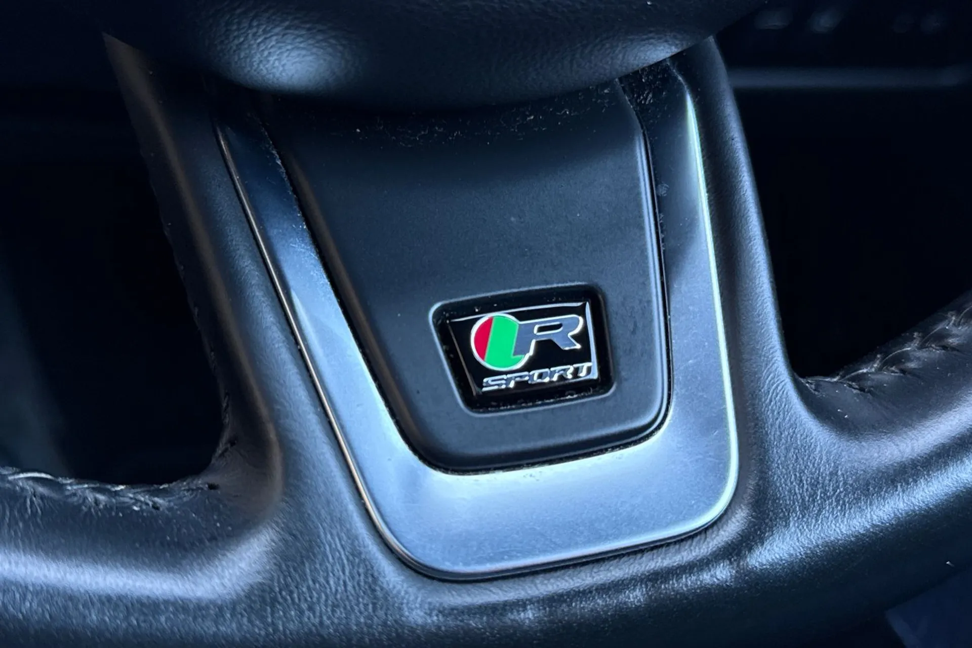 Jaguar XE thumbnail image number 50