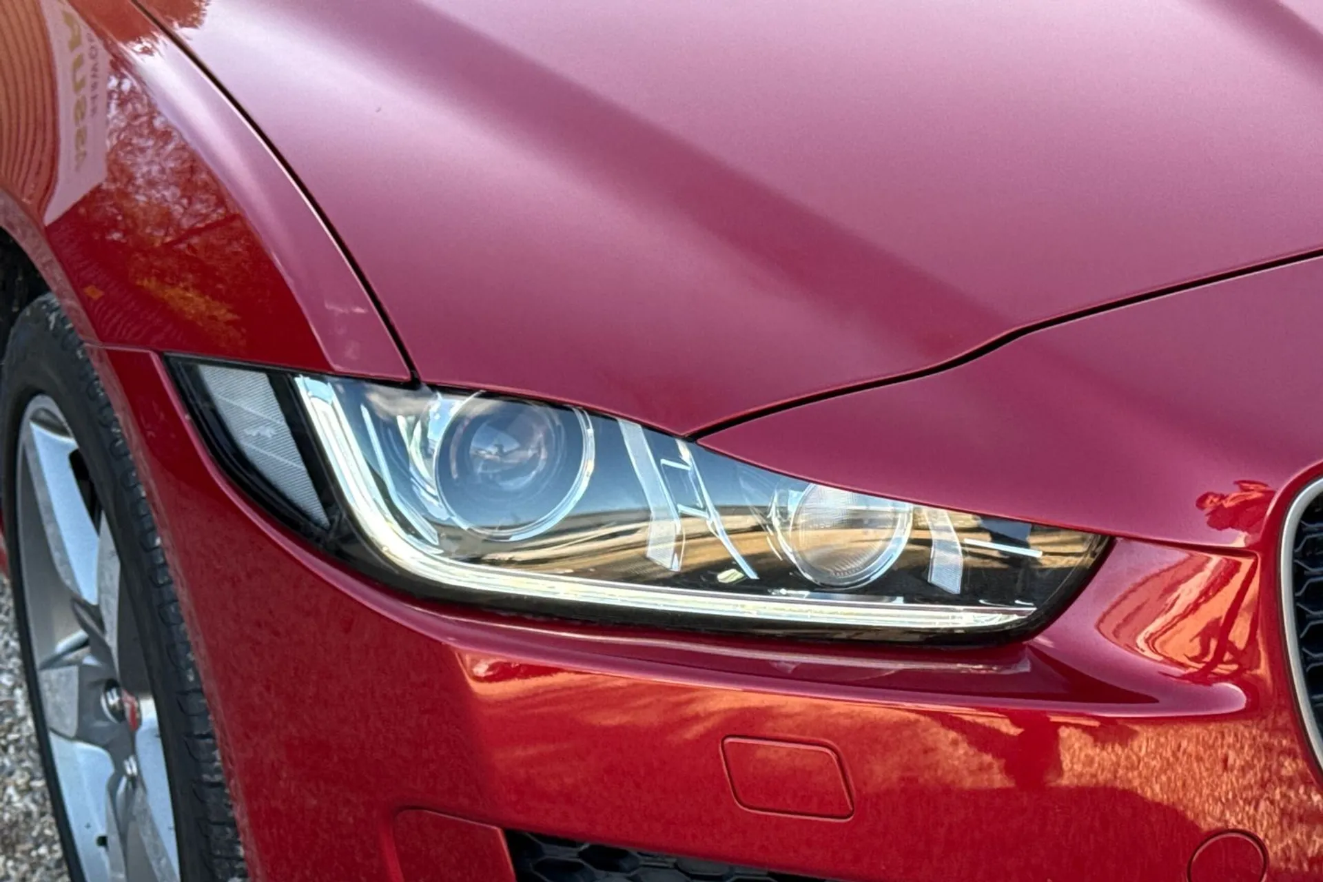 Jaguar XE thumbnail image number 44