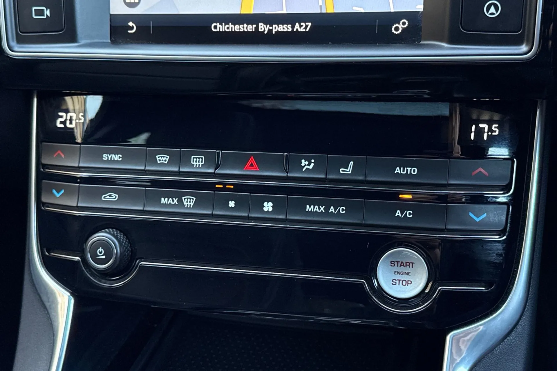 Jaguar XE thumbnail image number 41