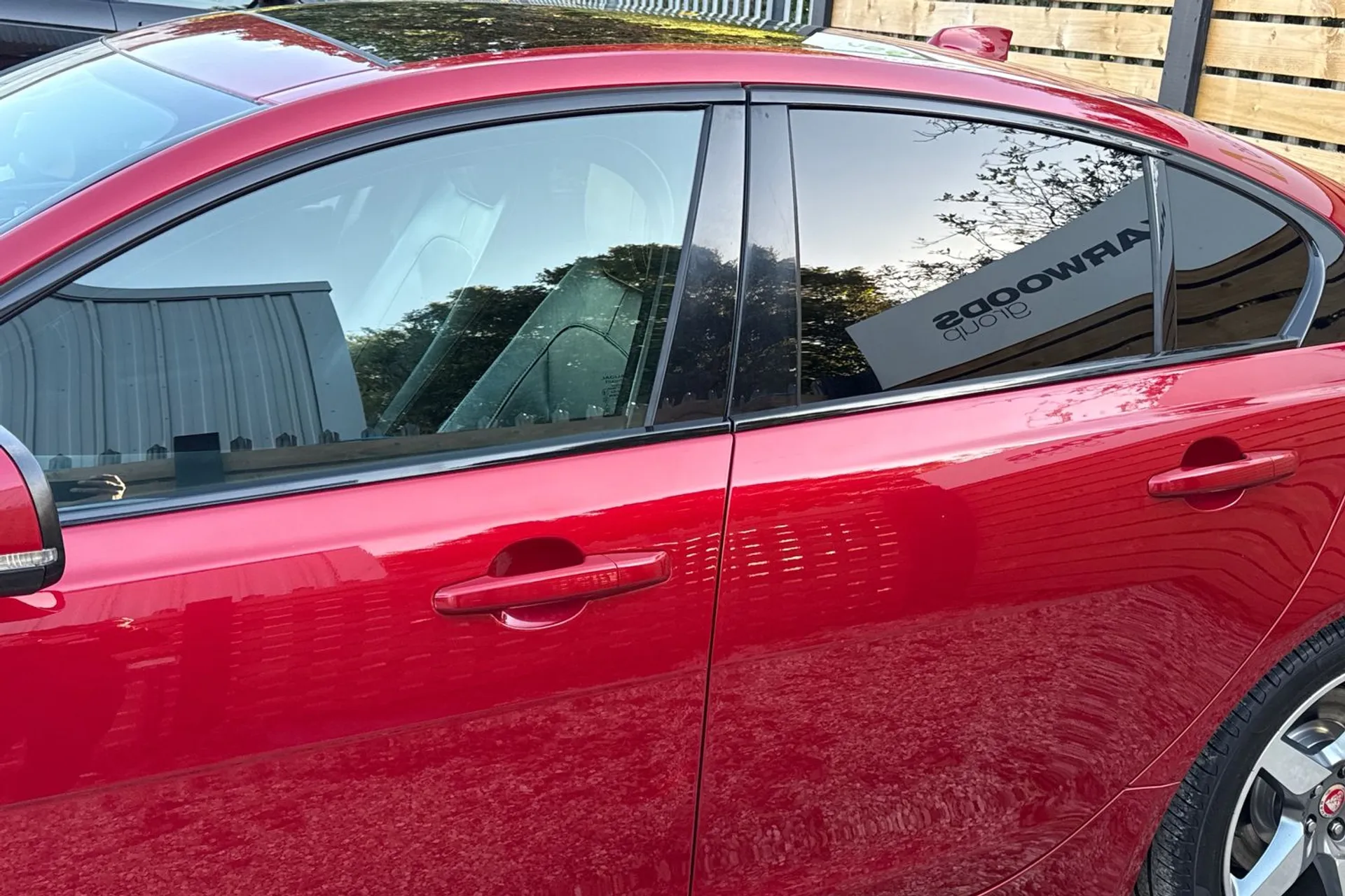 Jaguar XE thumbnail image number 16