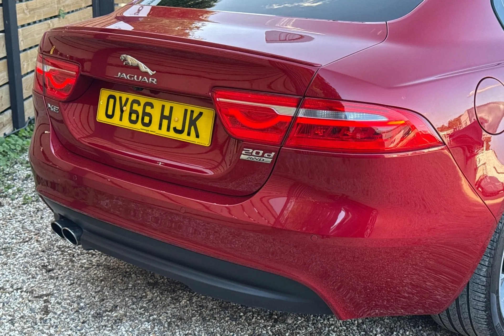 Jaguar XE thumbnail image number 19