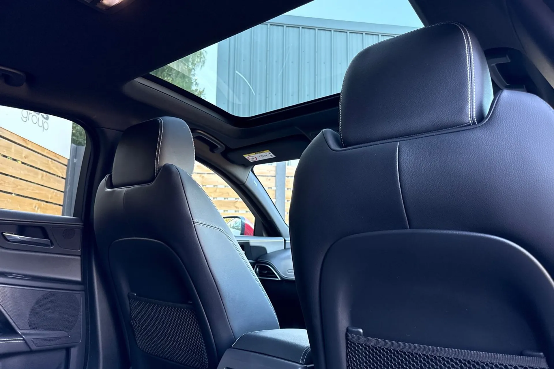 Jaguar XE thumbnail image number 26