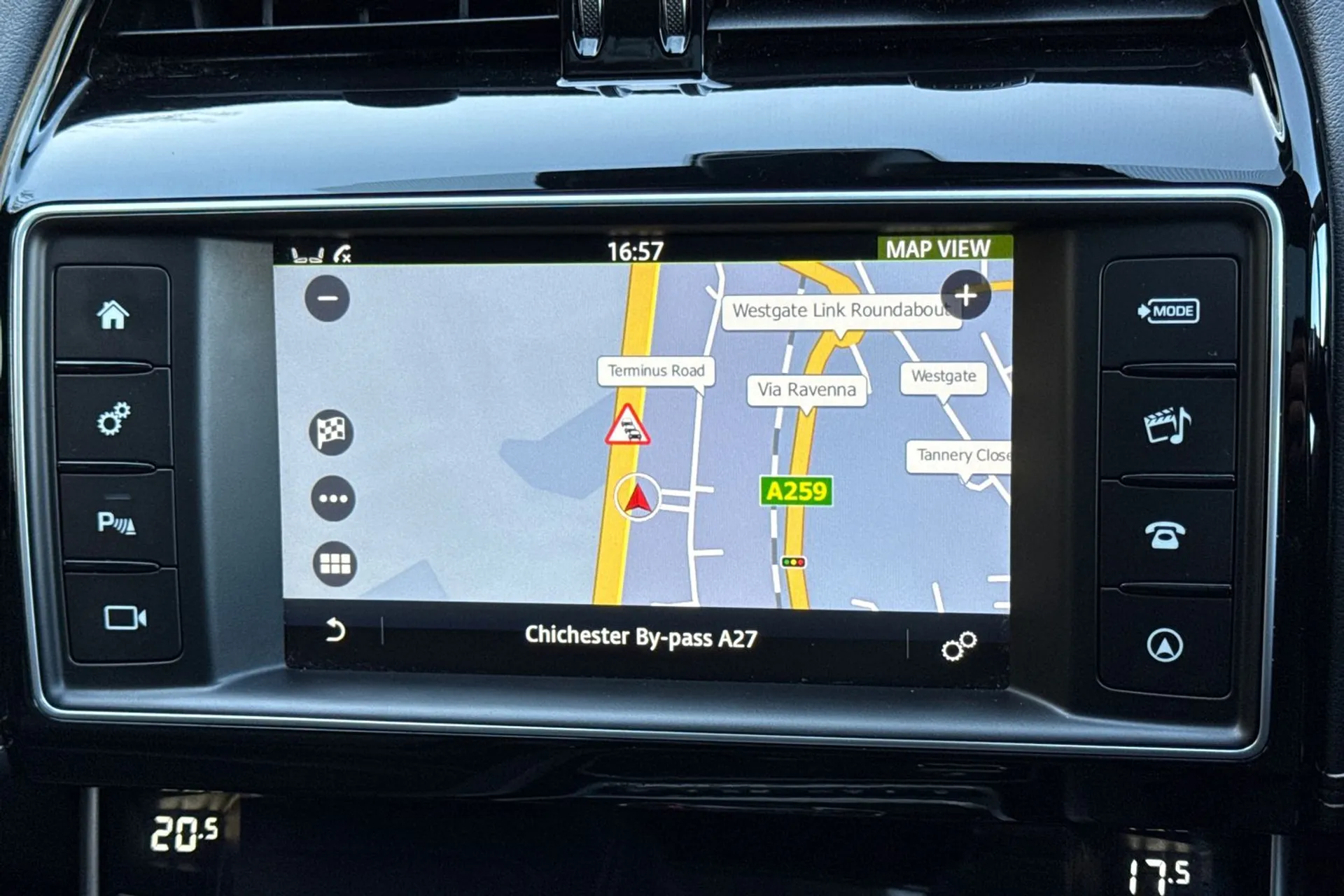 Jaguar XE thumbnail image number 5