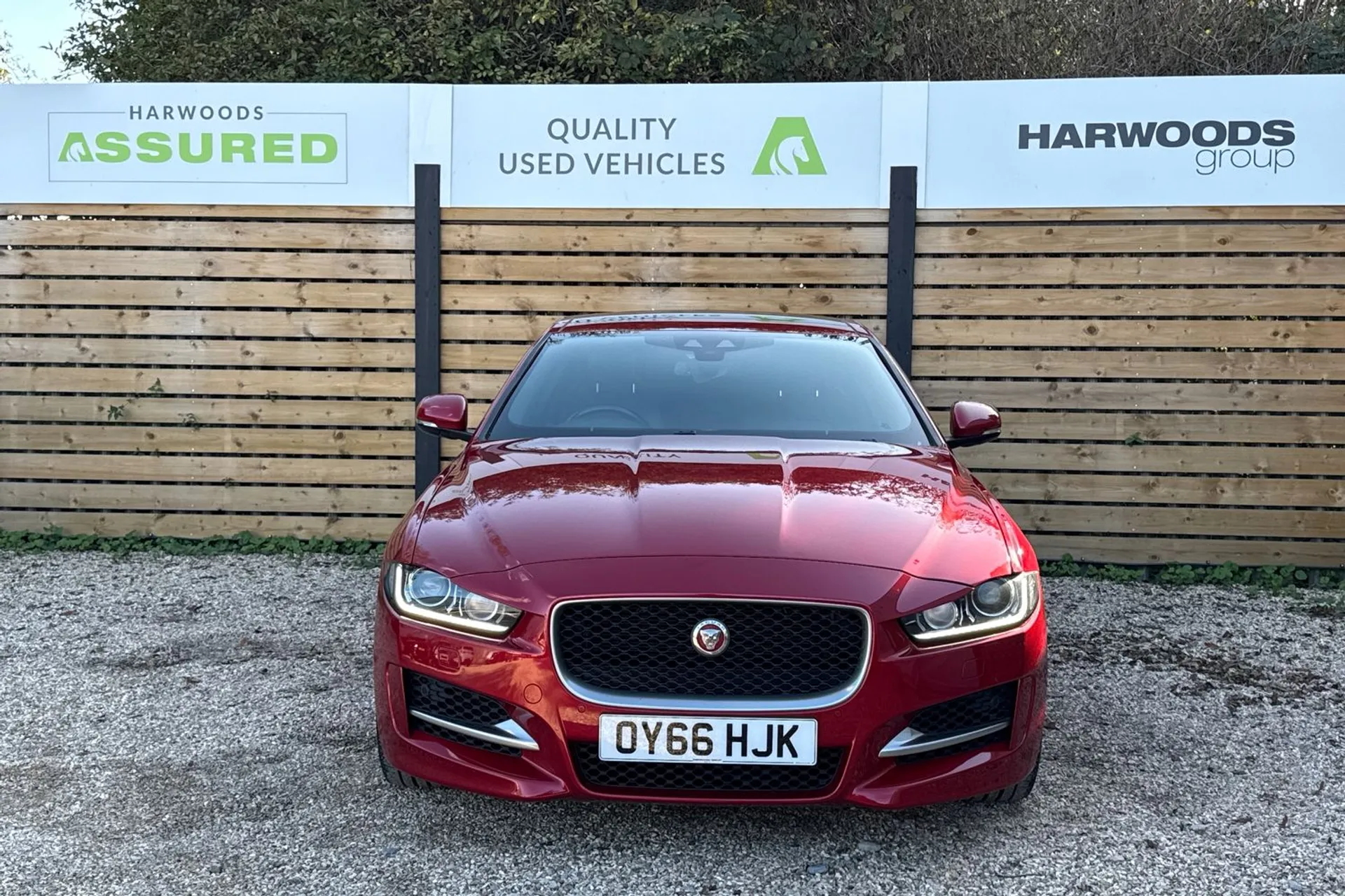 Jaguar XE thumbnail image number 14
