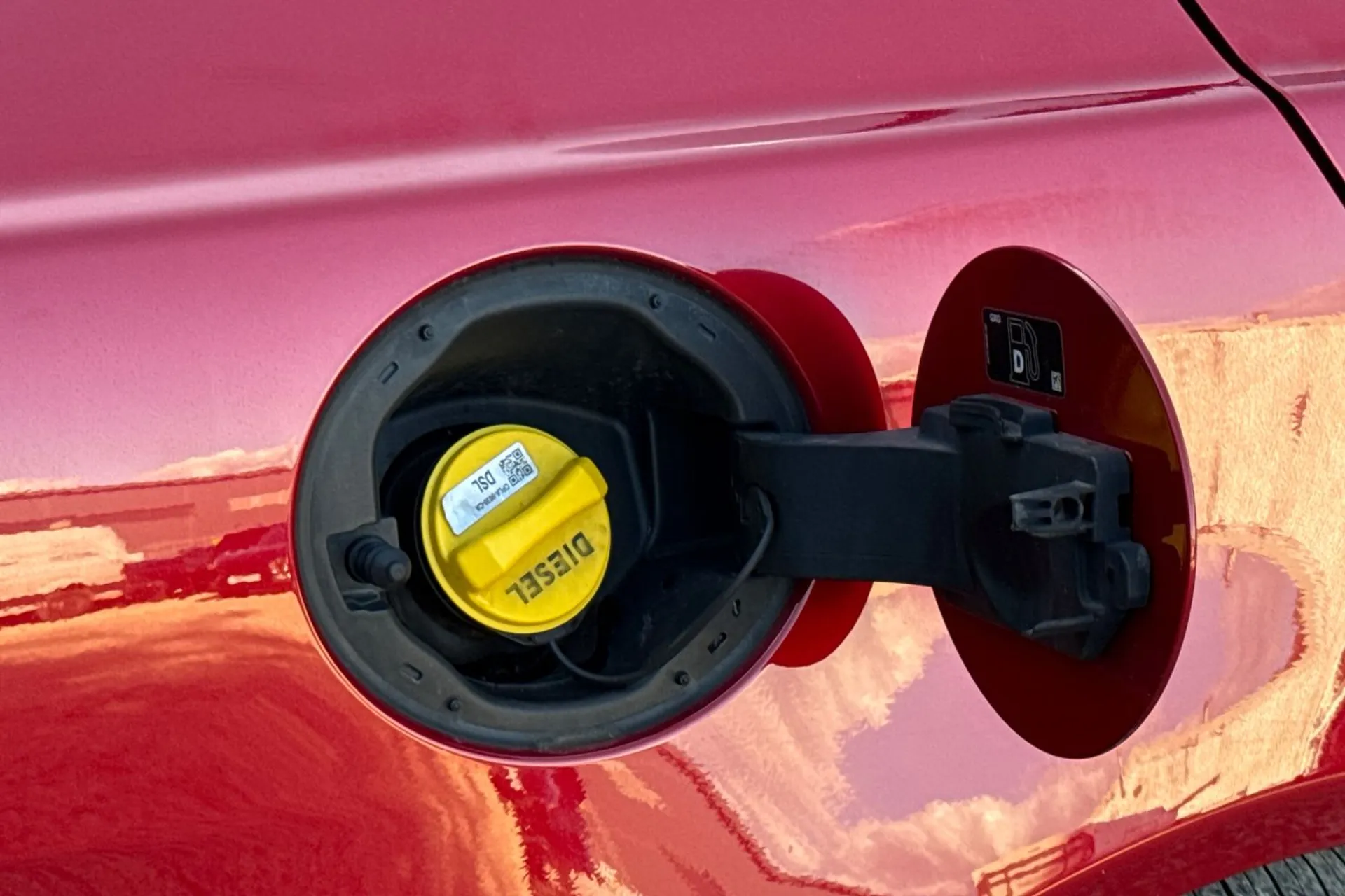 Jaguar XE thumbnail image number 21