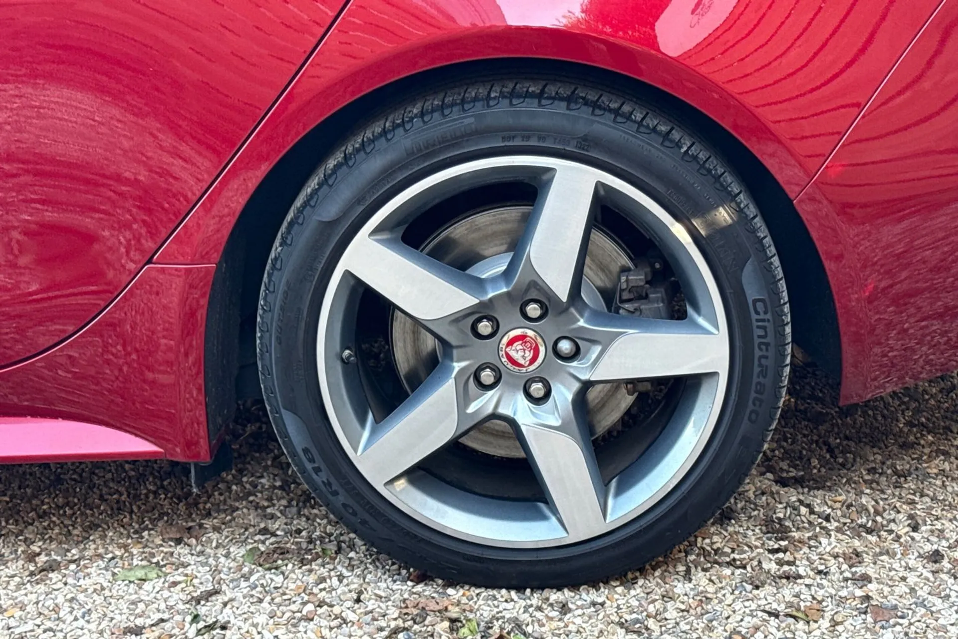 Jaguar XE thumbnail image number 15