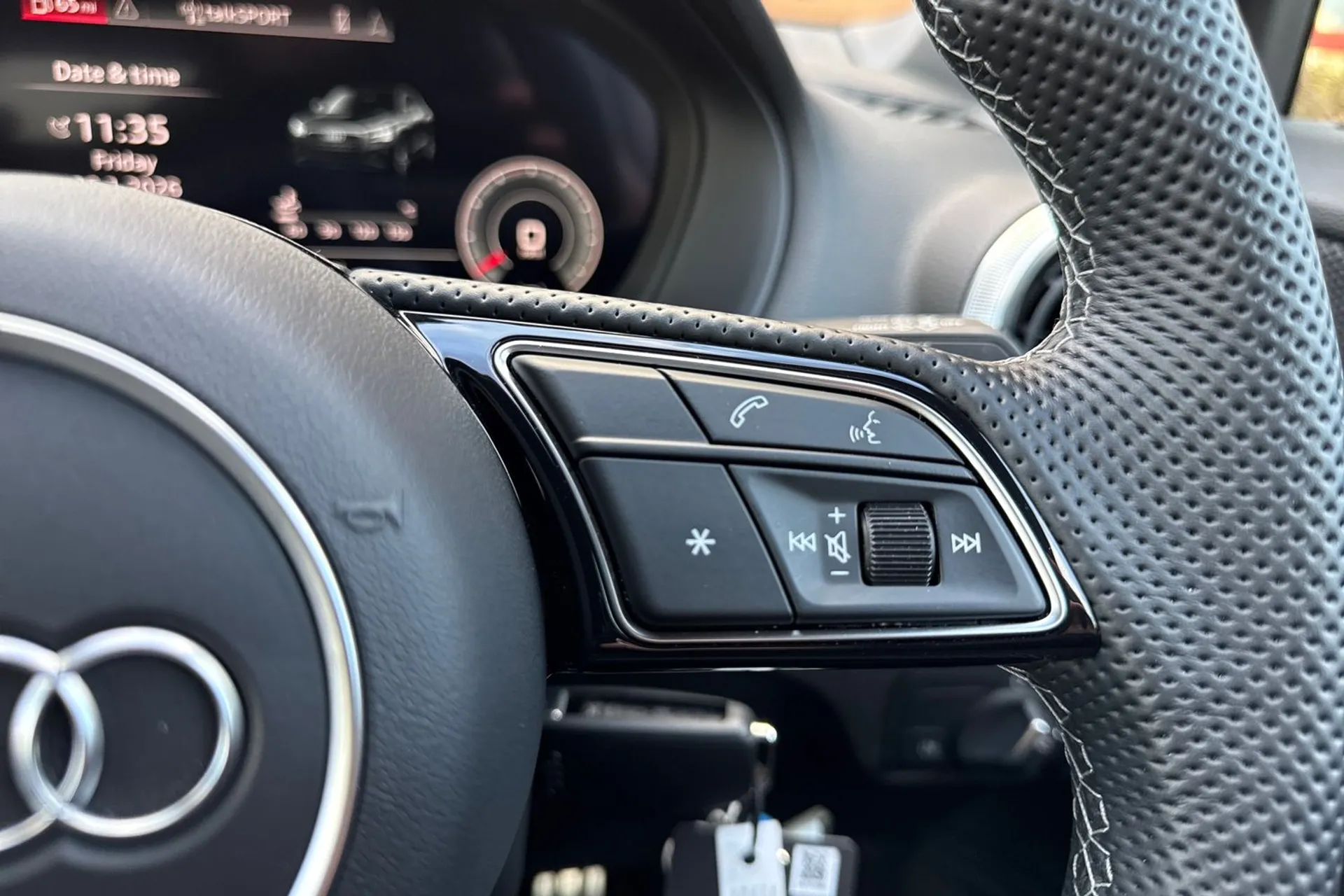 Audi Q2 thumbnail image number 35