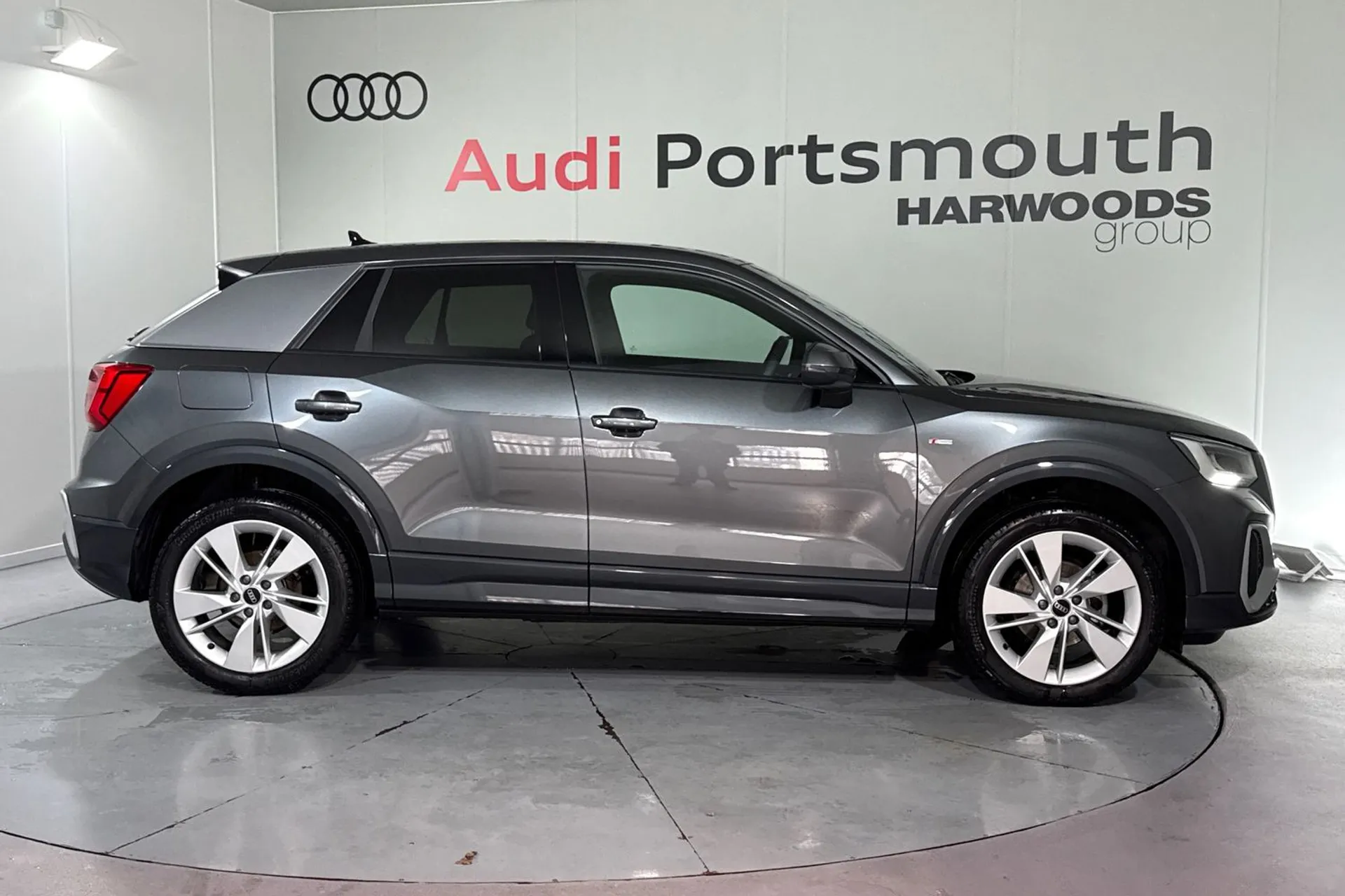 Audi Q2 thumbnail image number 2