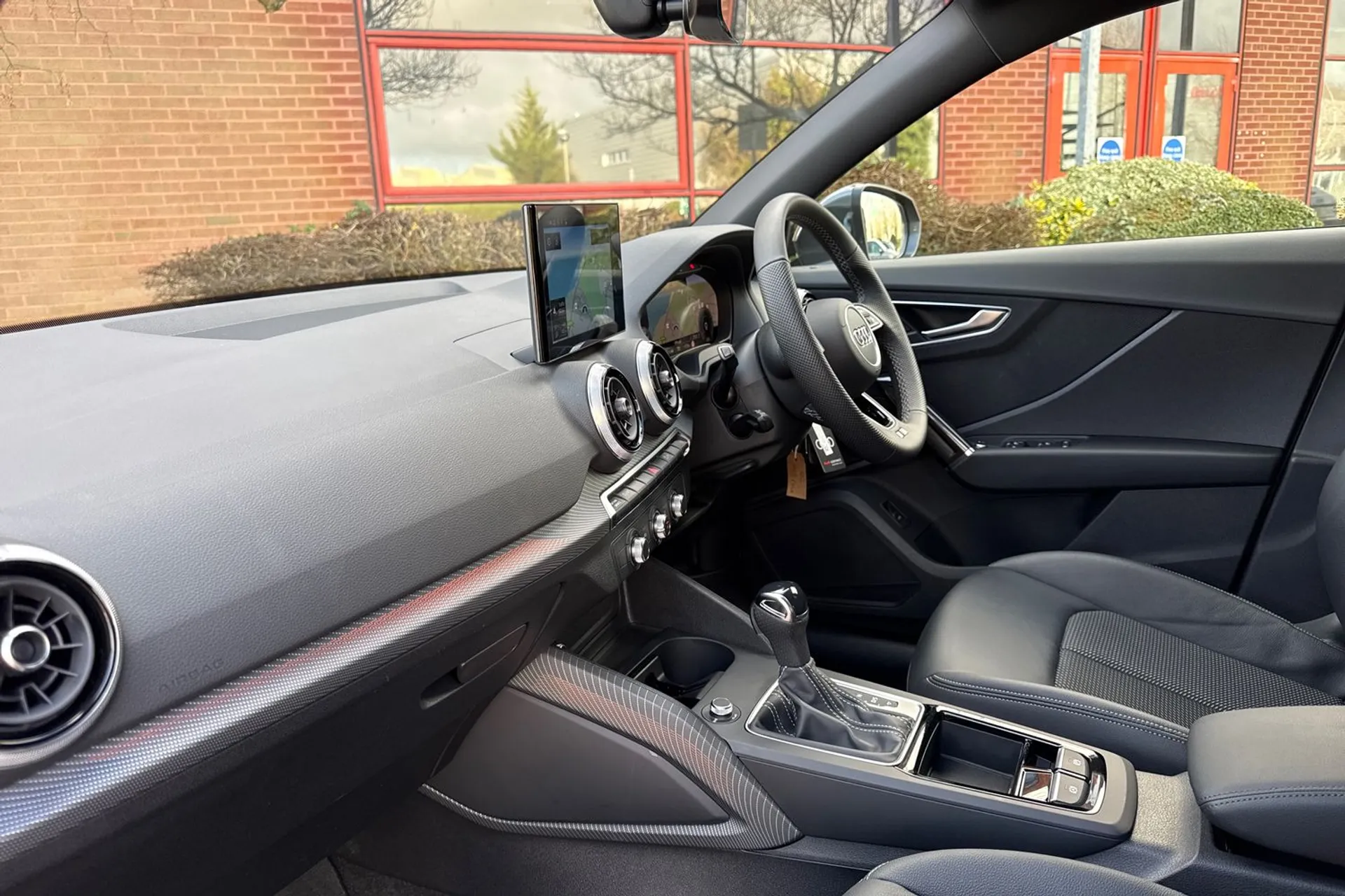 Audi Q2 thumbnail image number 11