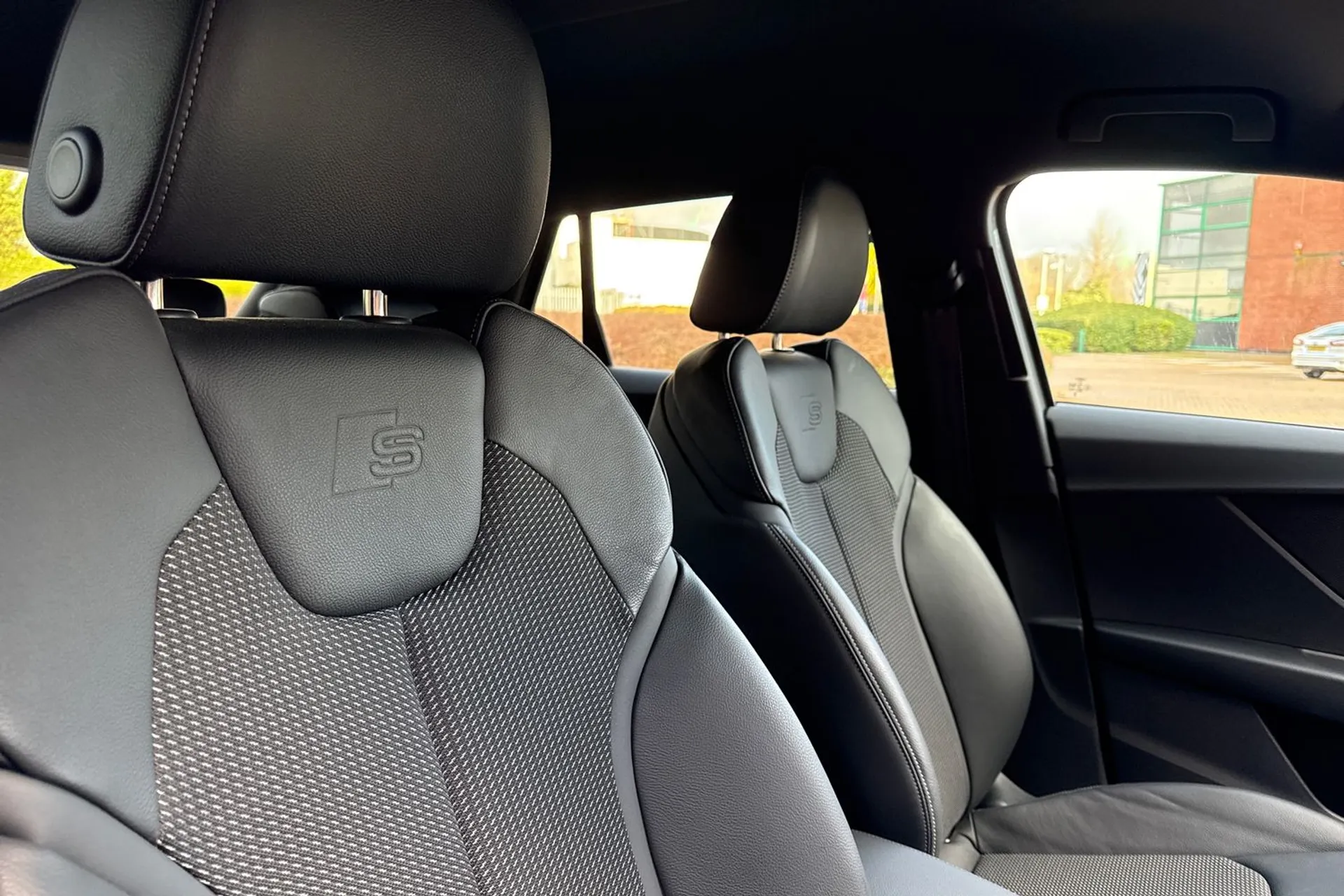 Audi Q2 thumbnail image number 44