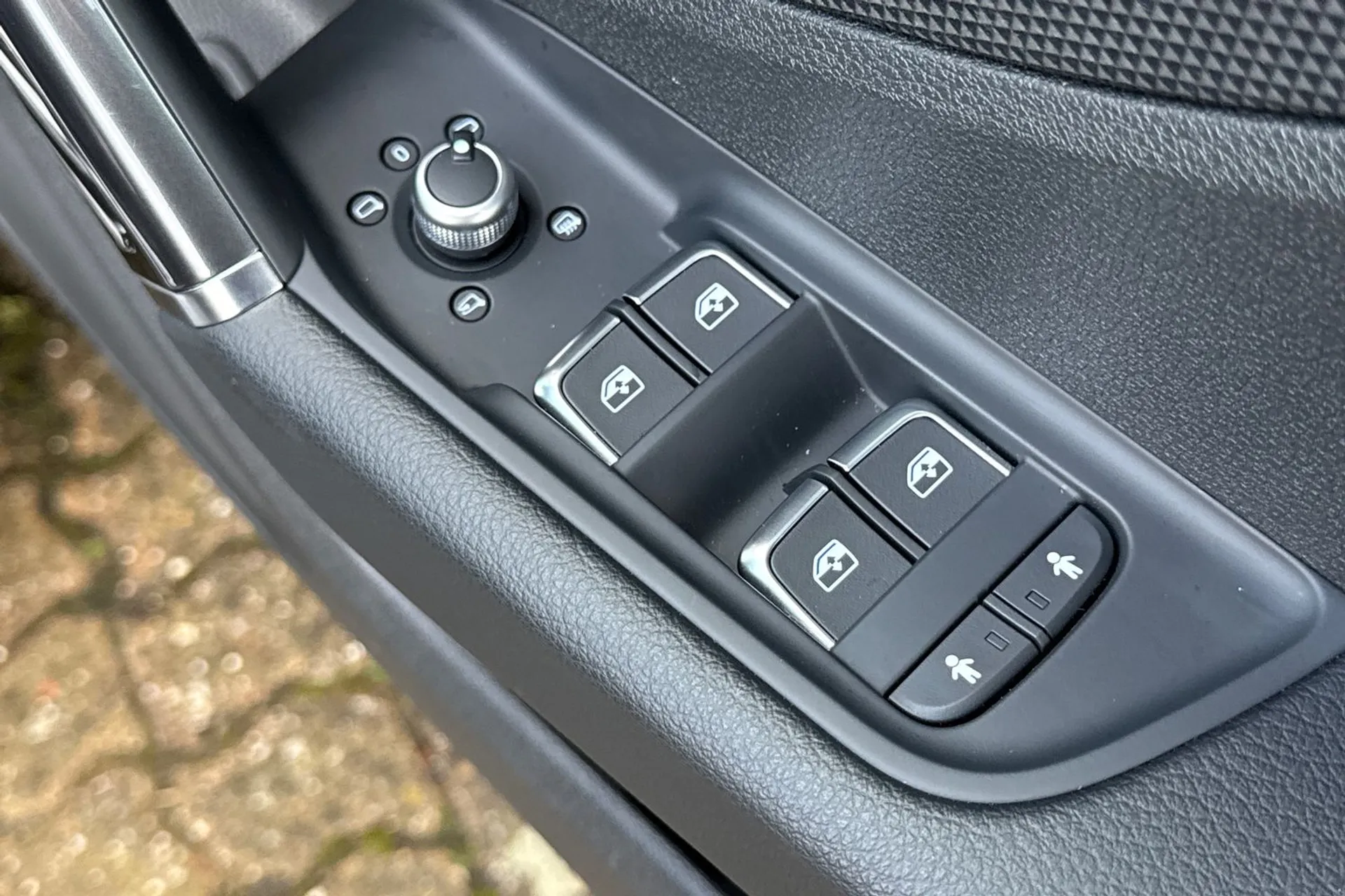 Audi Q2 thumbnail image number 21