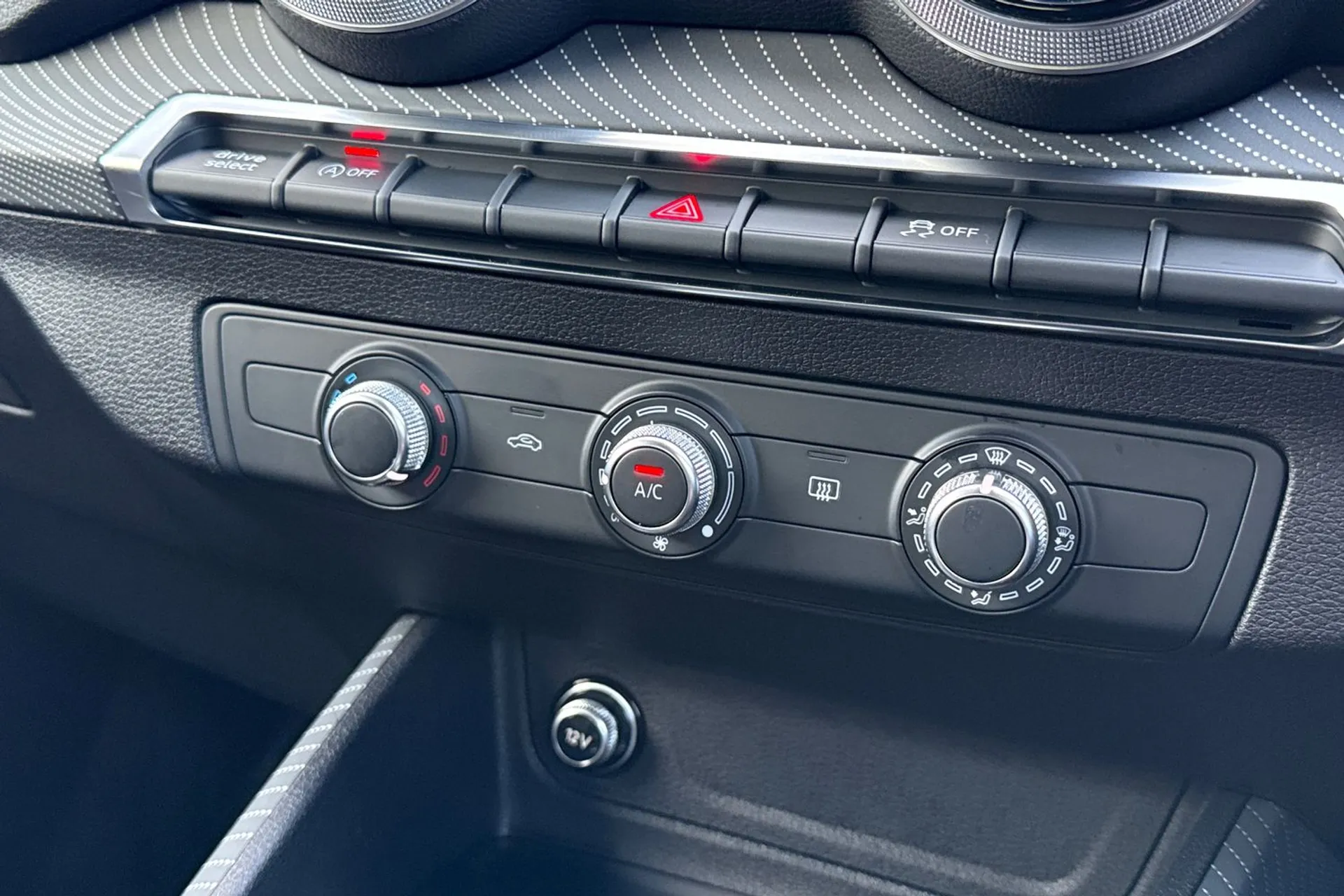 Audi Q2 thumbnail image number 9