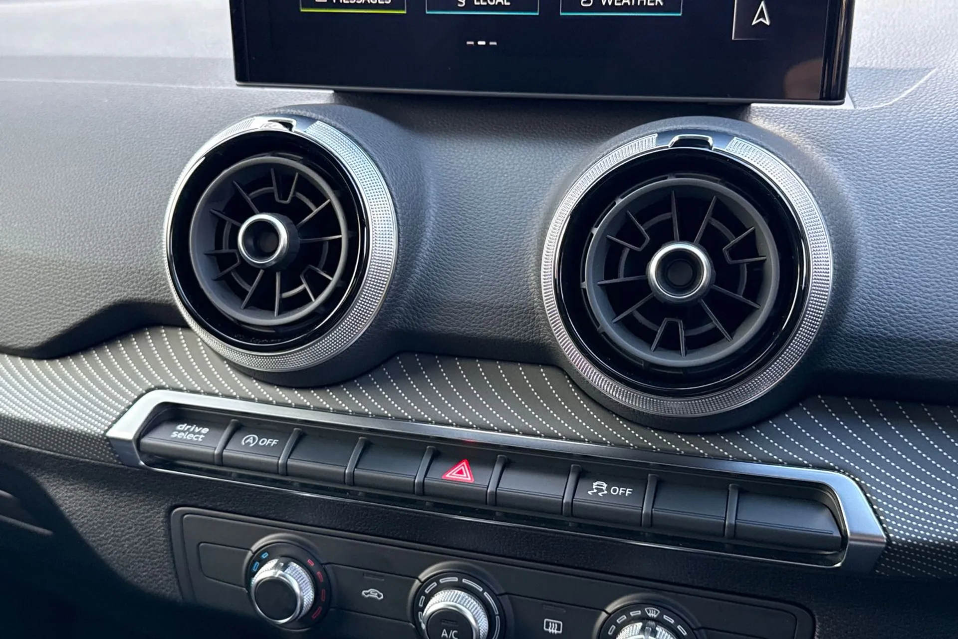 Audi Q2 thumbnail image number 26