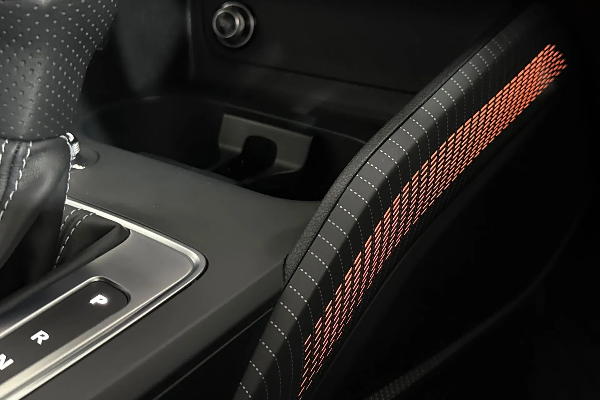 Audi Q2 thumbnail image number 29