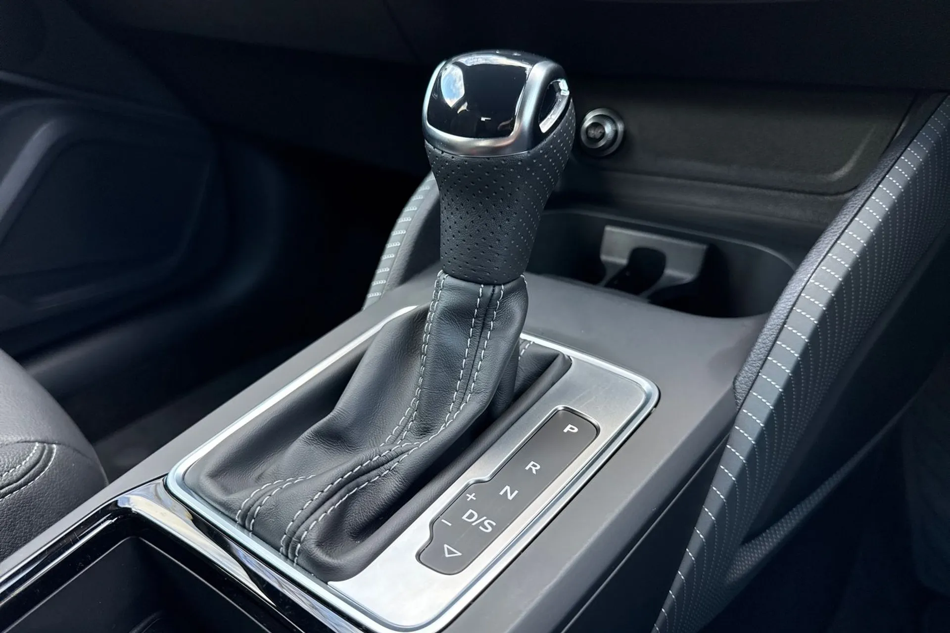 Audi Q2 thumbnail image number 7