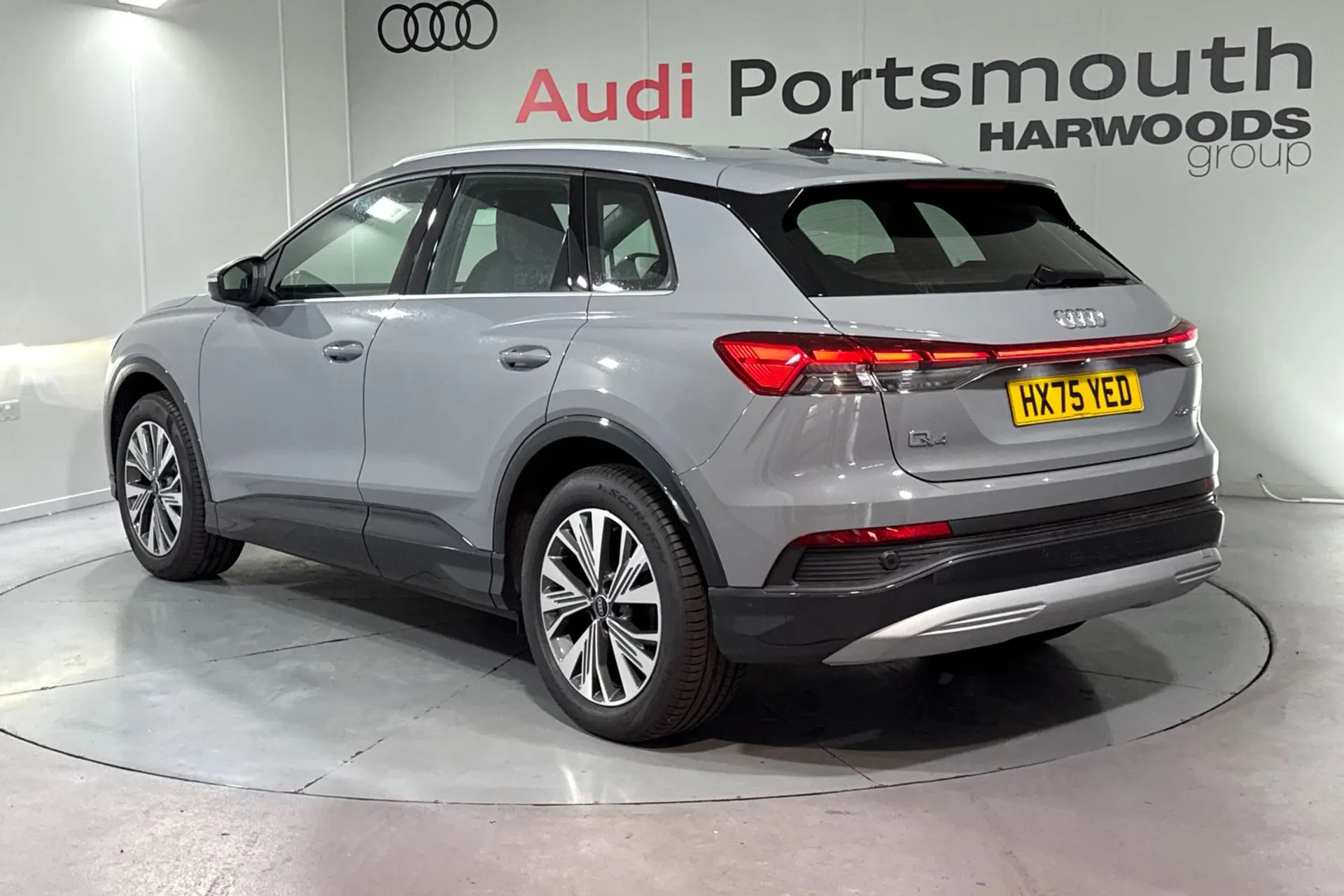 Audi Q4 thumbnail image number 9