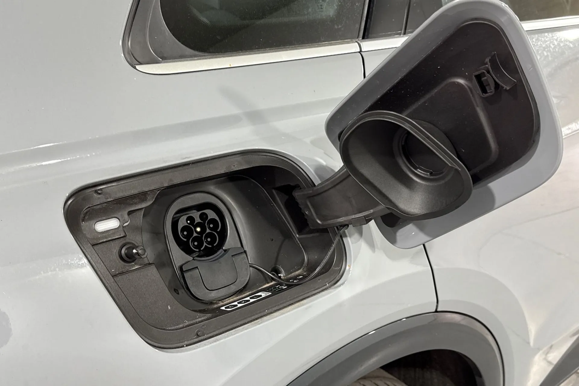 Audi Q4 thumbnail image number 18