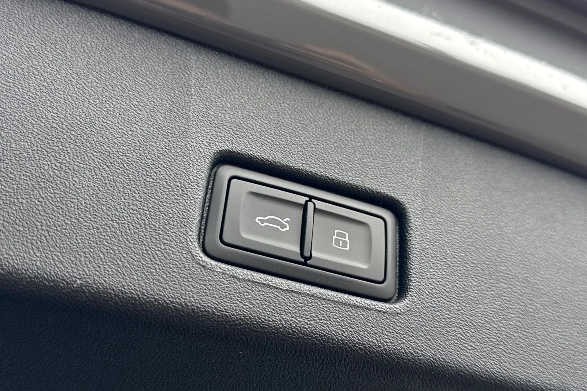 Audi Q4 thumbnail image number 20