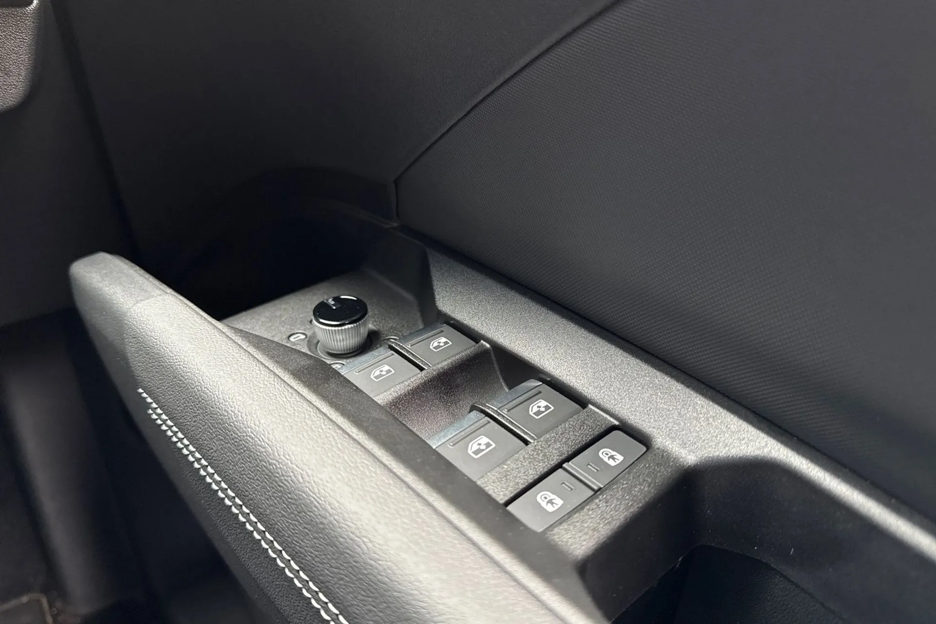 Audi Q4 thumbnail image number 43