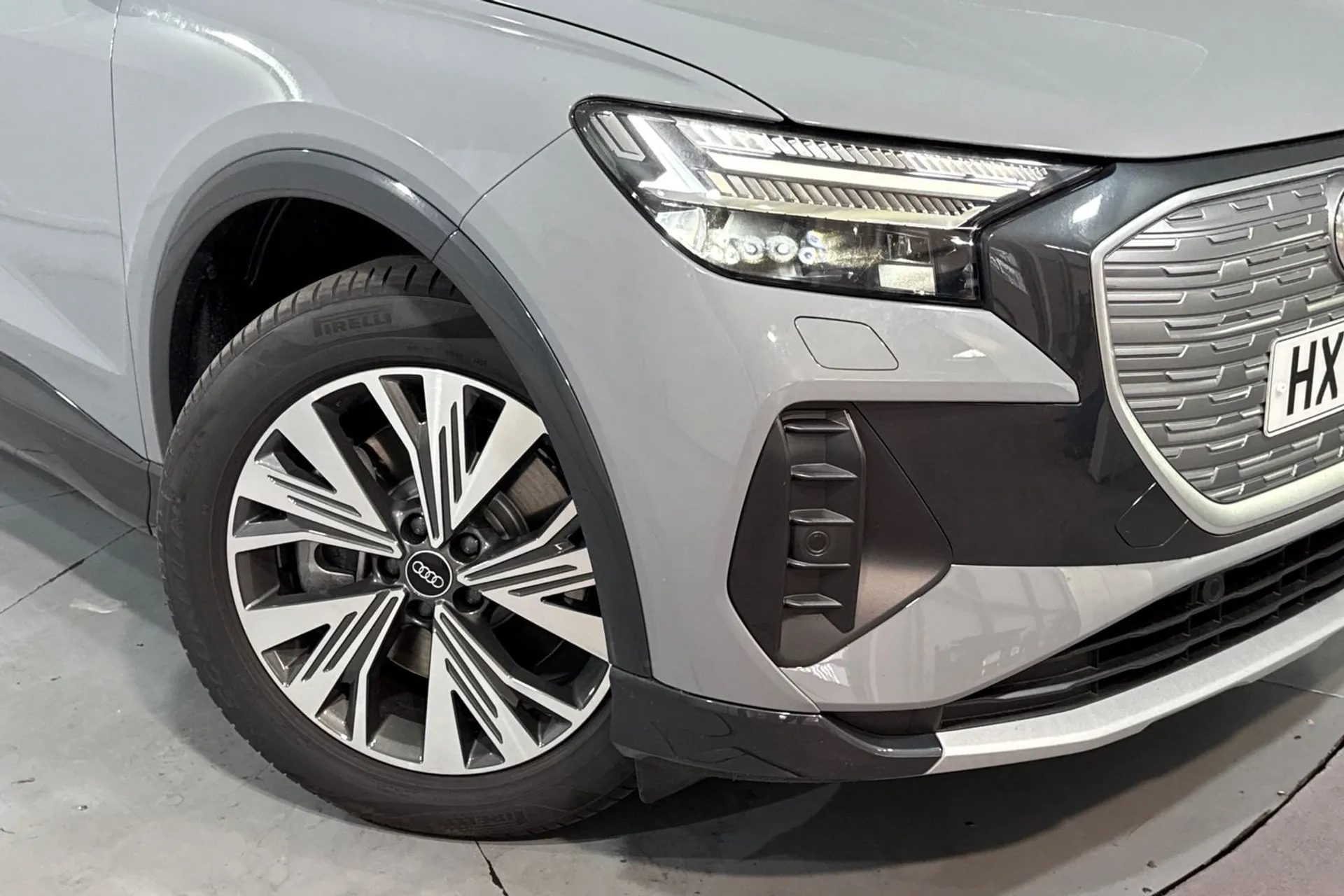 Audi Q4 thumbnail image number 6