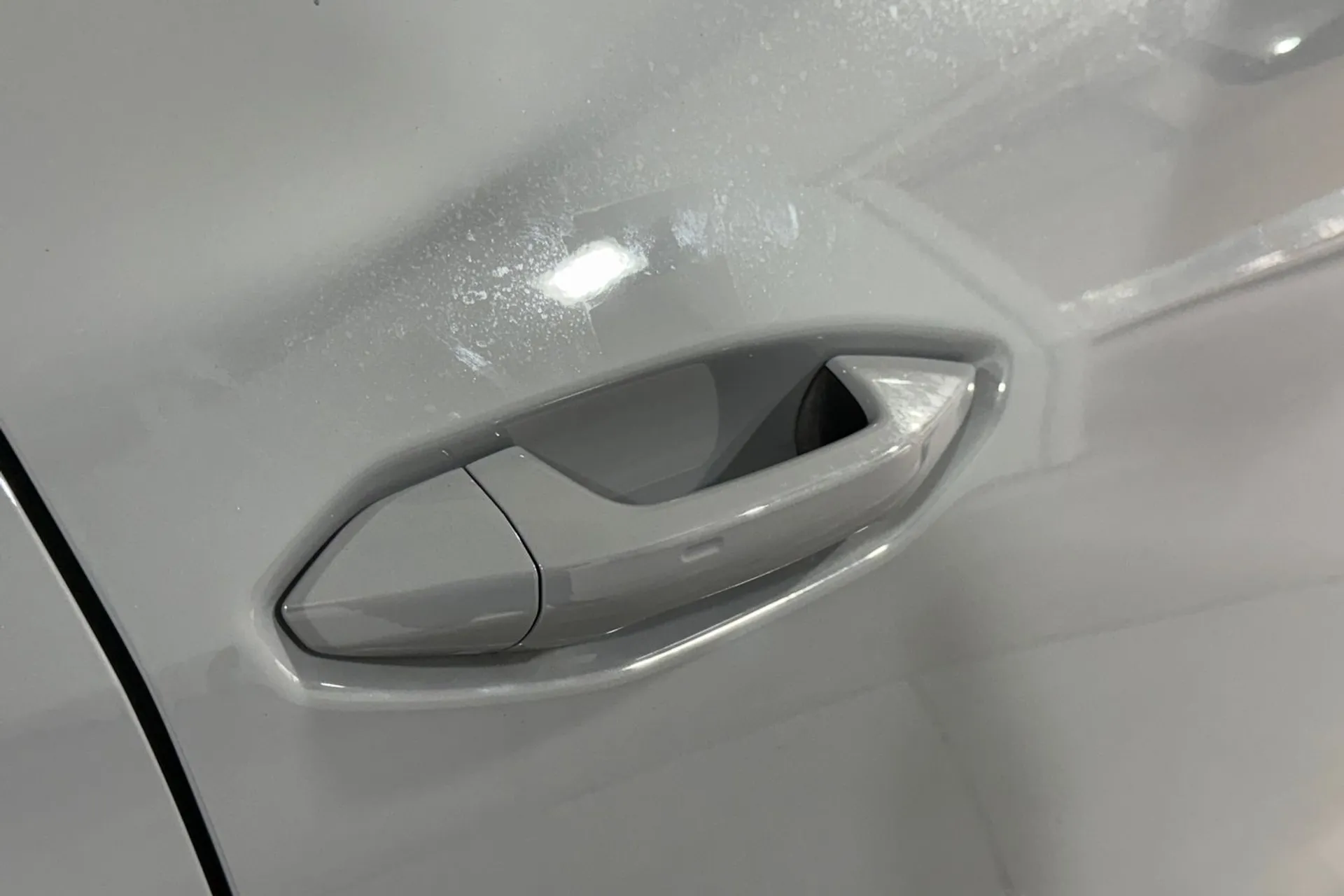 Audi Q4 thumbnail image number 16