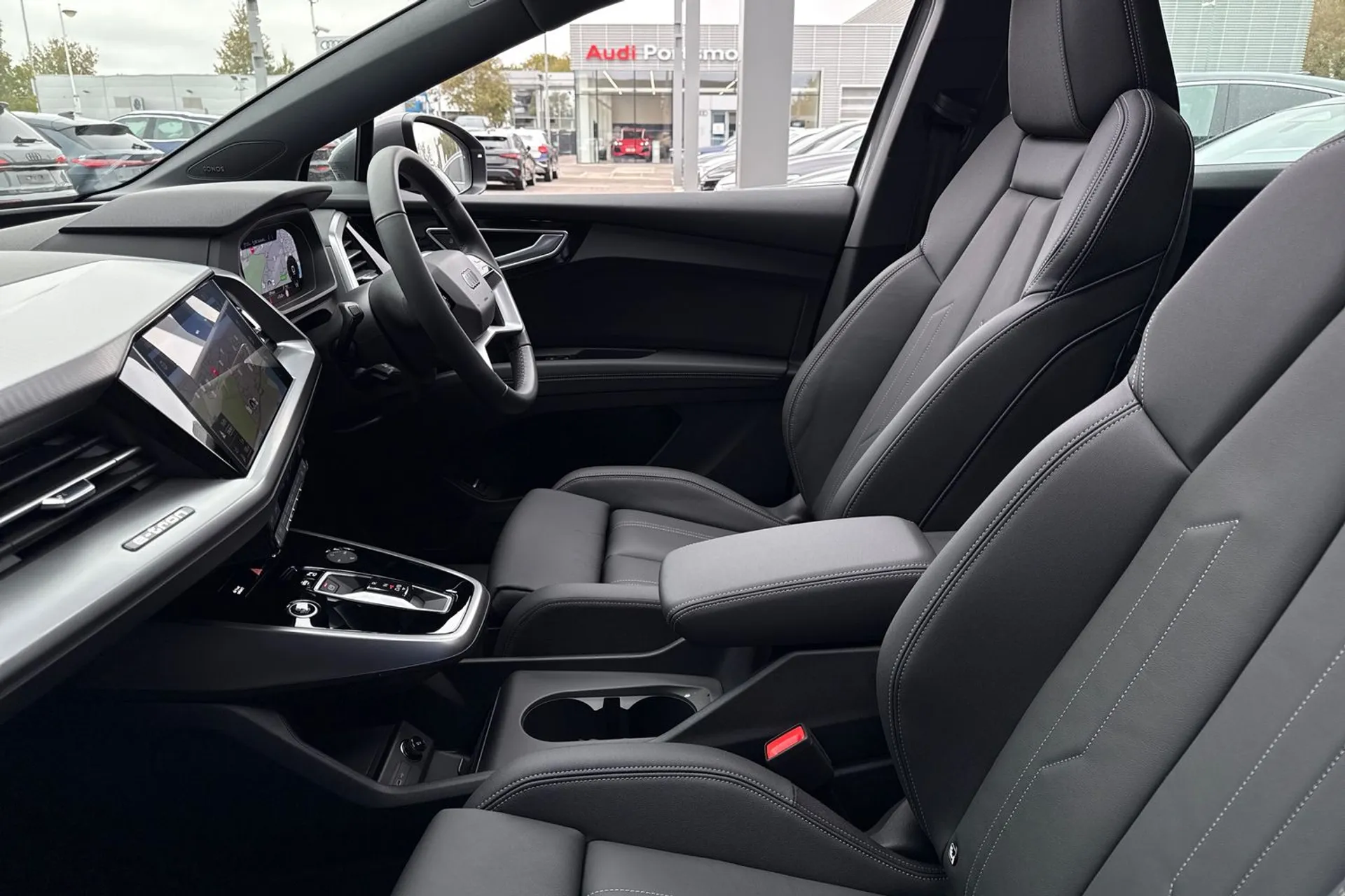 Audi Q4 thumbnail image number 30