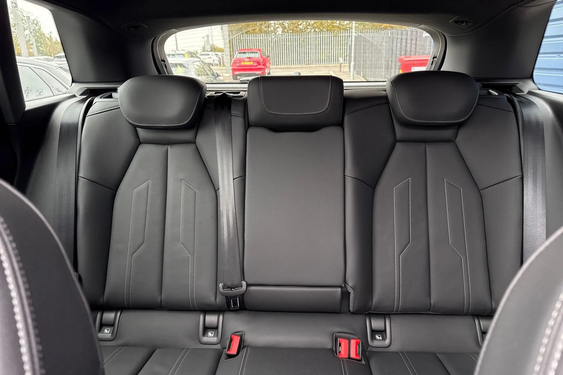 Audi Q4 thumbnail image number 33