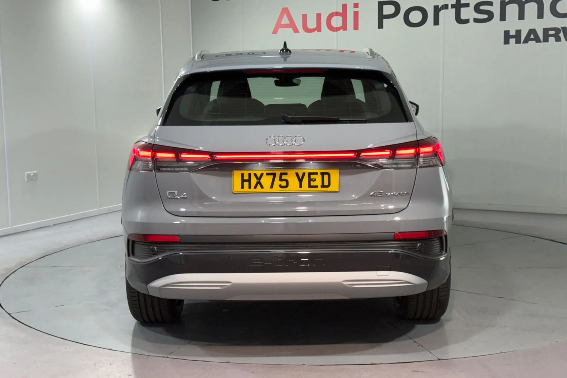 Audi Q4 thumbnail image number 8