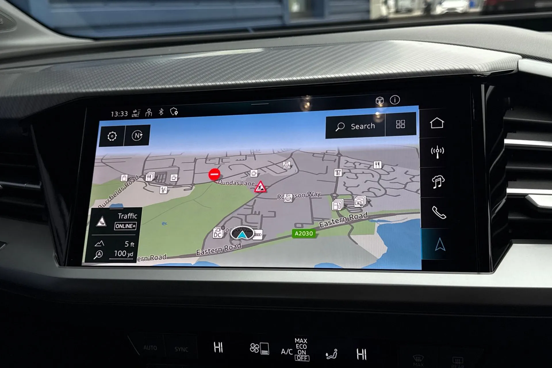 Audi Q4 thumbnail image number 4