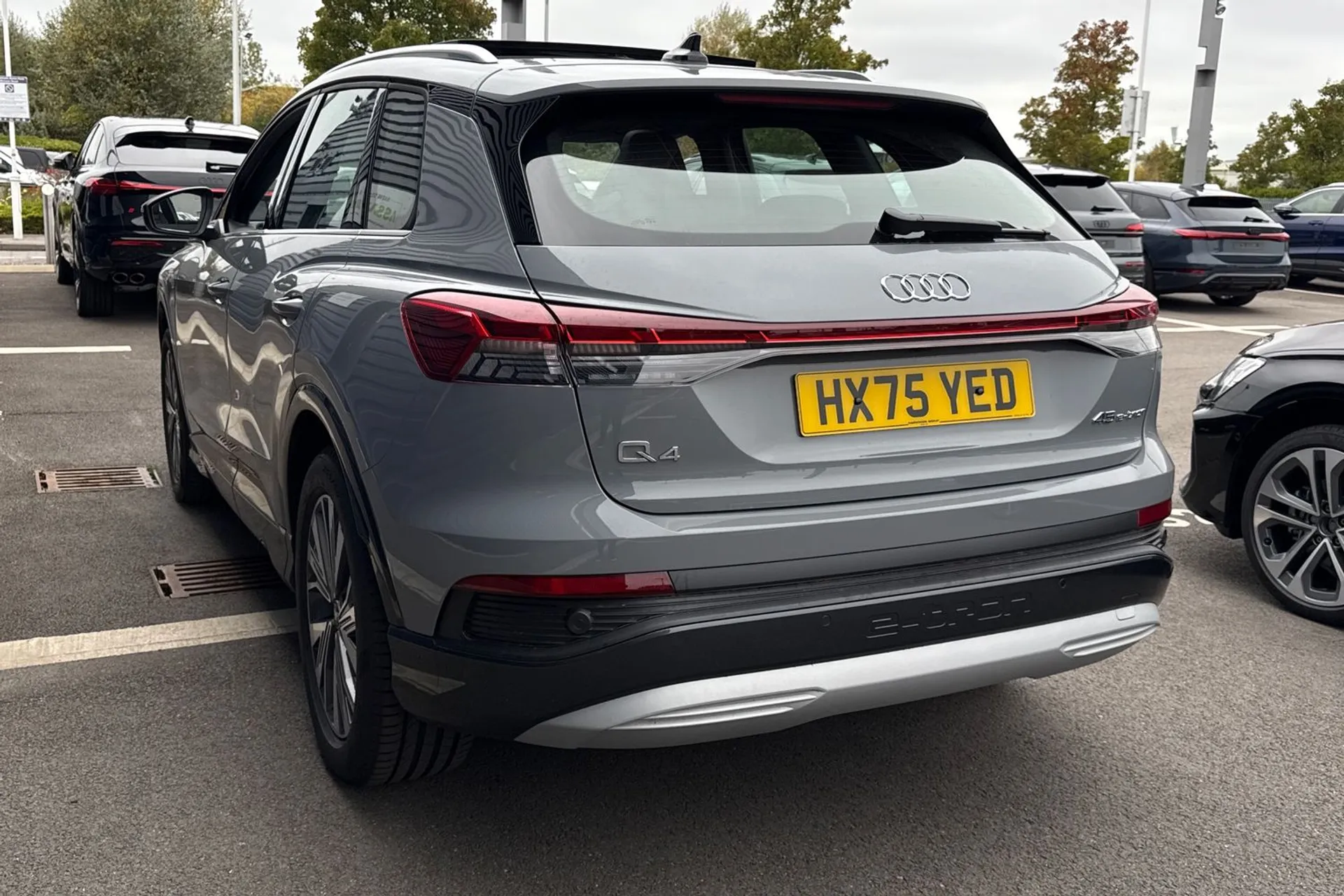 Audi Q4 thumbnail image number 17