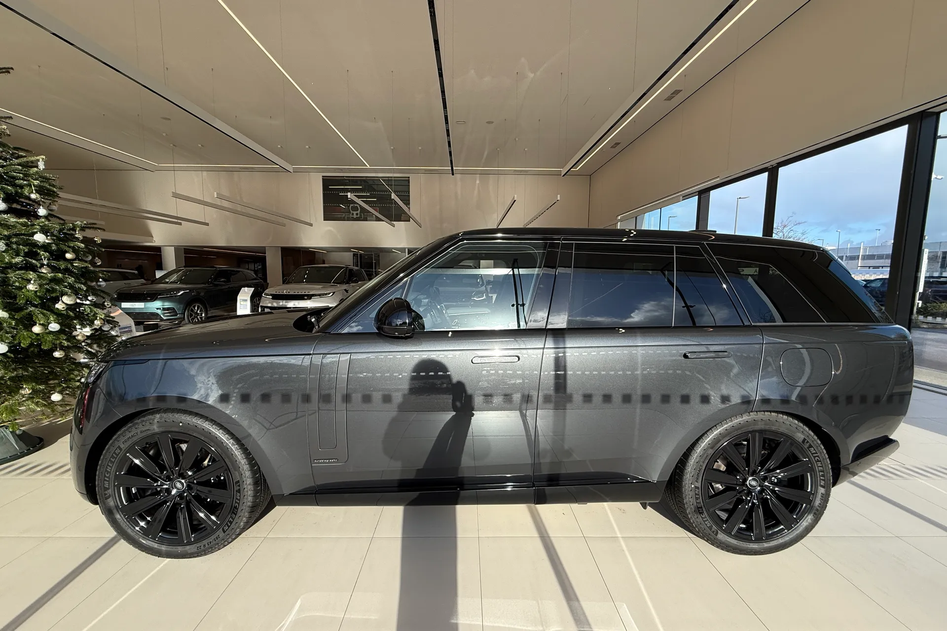 LAND ROVER RANGE ROVER thumbnail image number 9