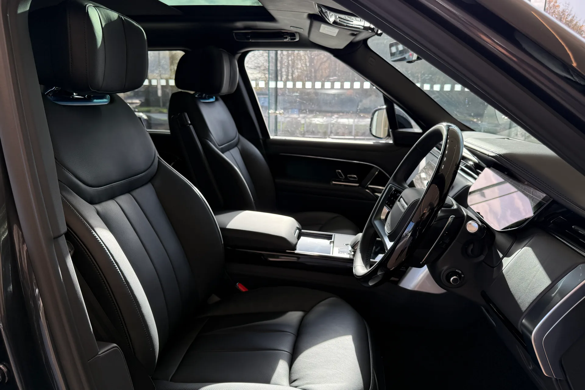 LAND ROVER RANGE ROVER thumbnail image number 46