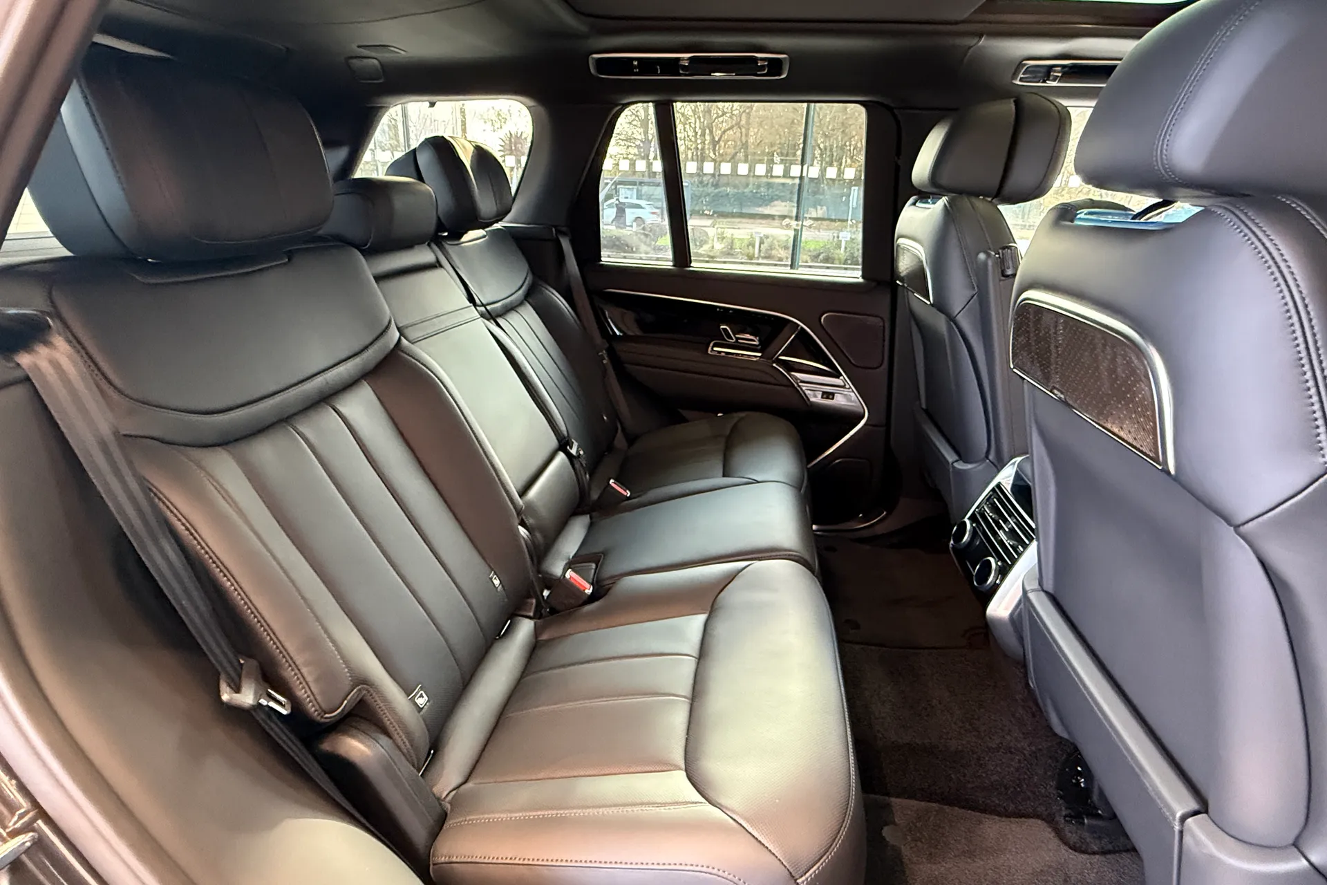 LAND ROVER RANGE ROVER thumbnail image number 40