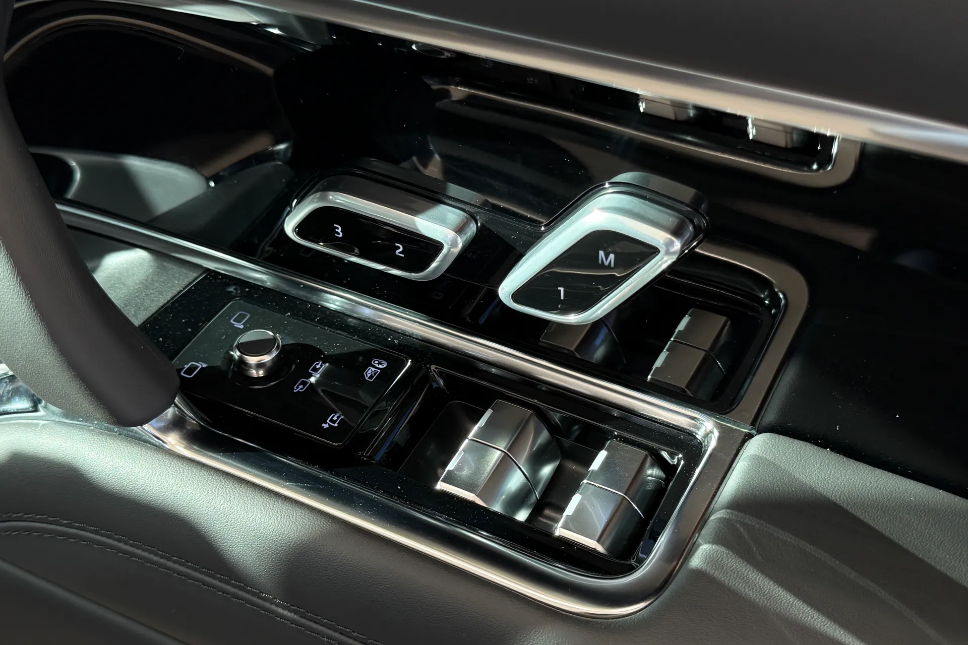 LAND ROVER RANGE ROVER thumbnail image number 48