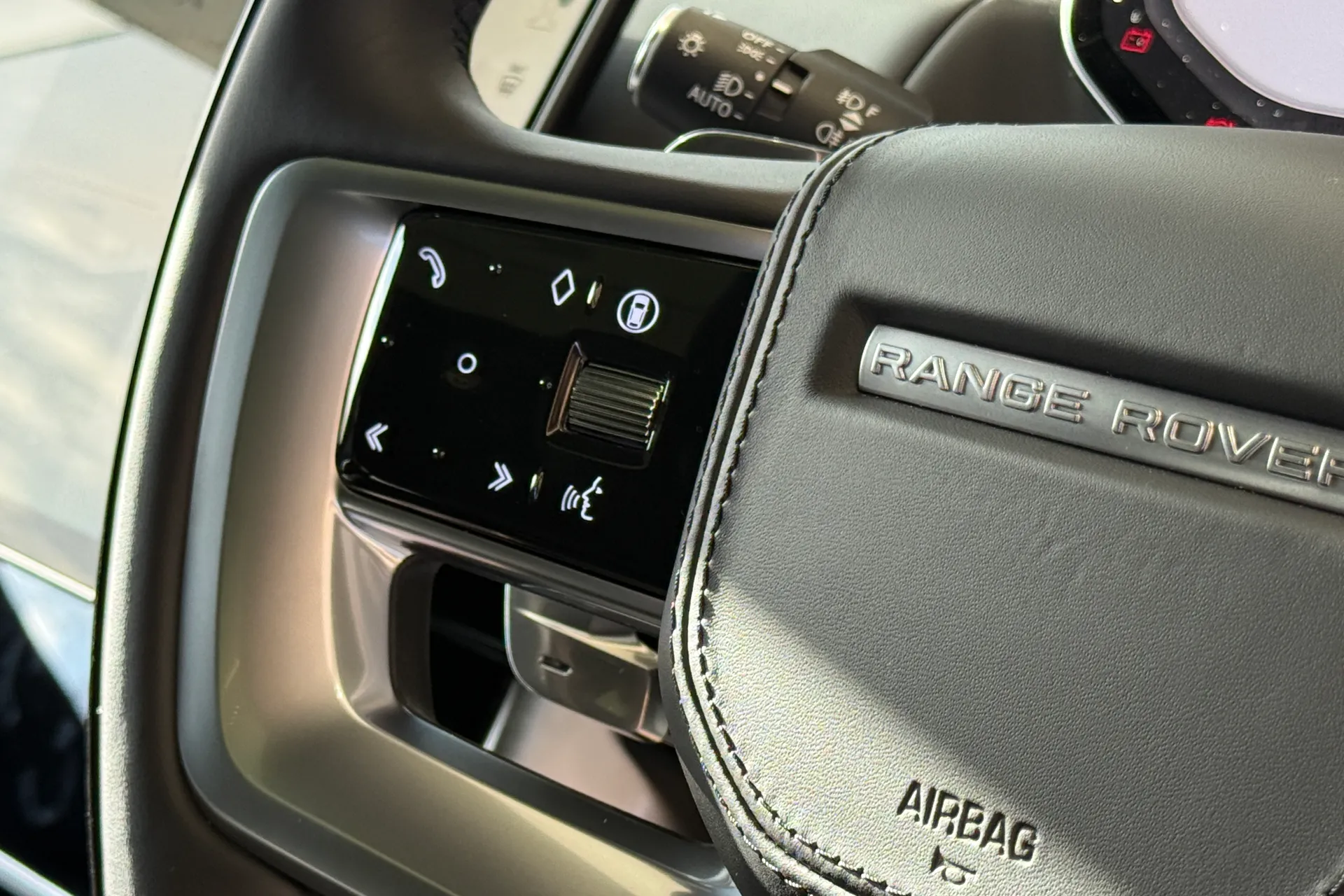 LAND ROVER RANGE ROVER thumbnail image number 59