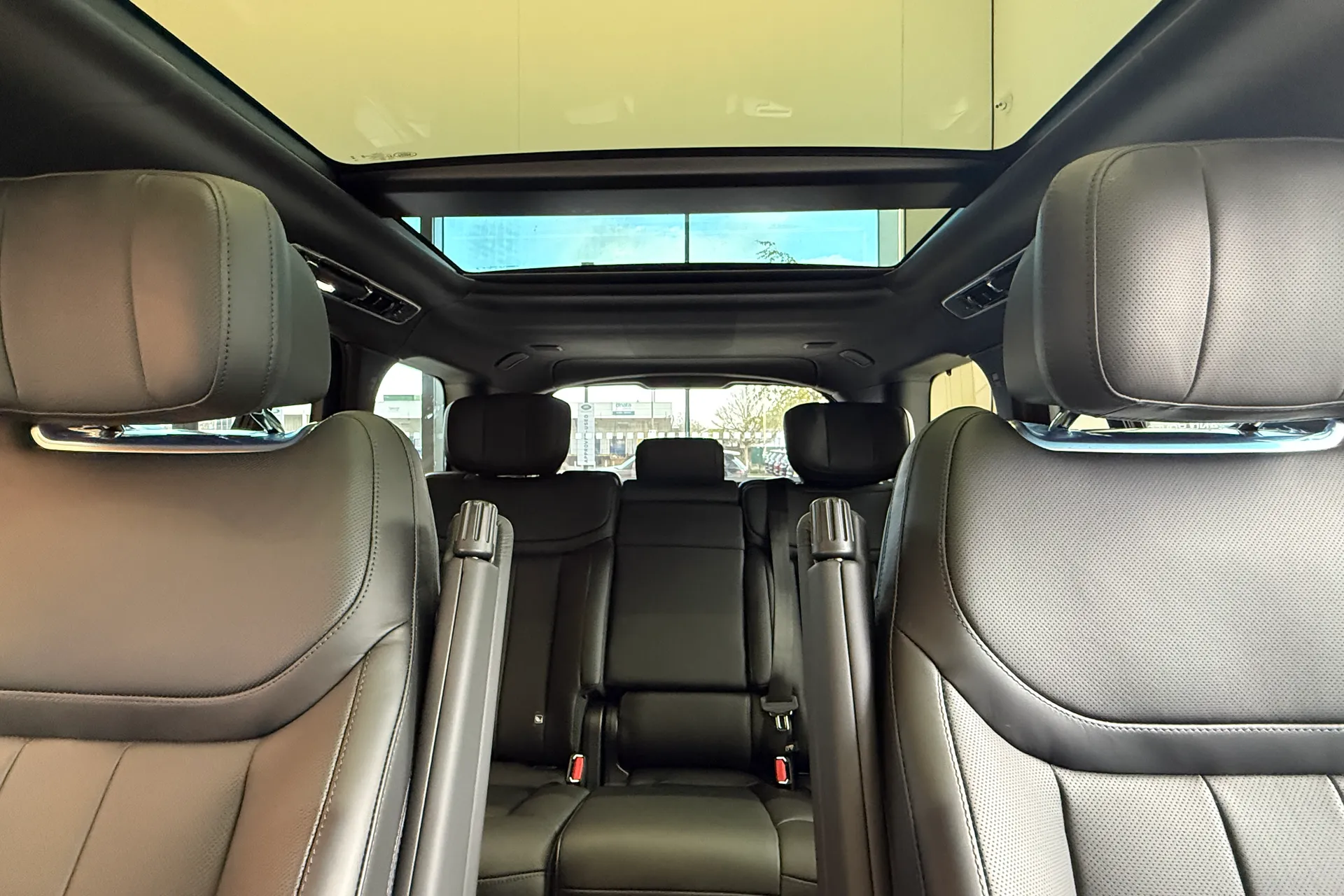 LAND ROVER RANGE ROVER thumbnail image number 44