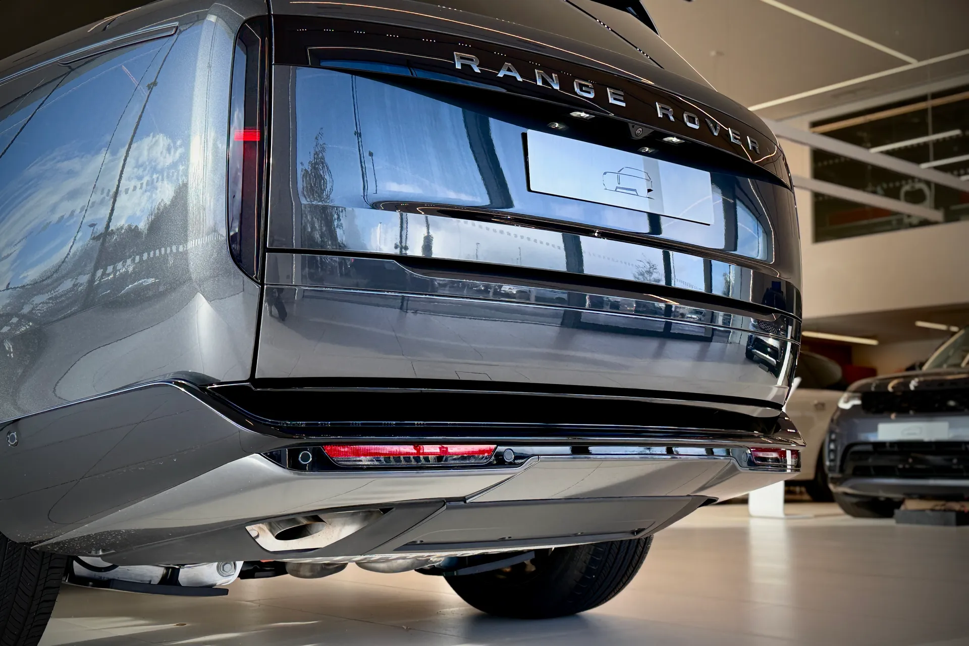 LAND ROVER RANGE ROVER thumbnail image number 16