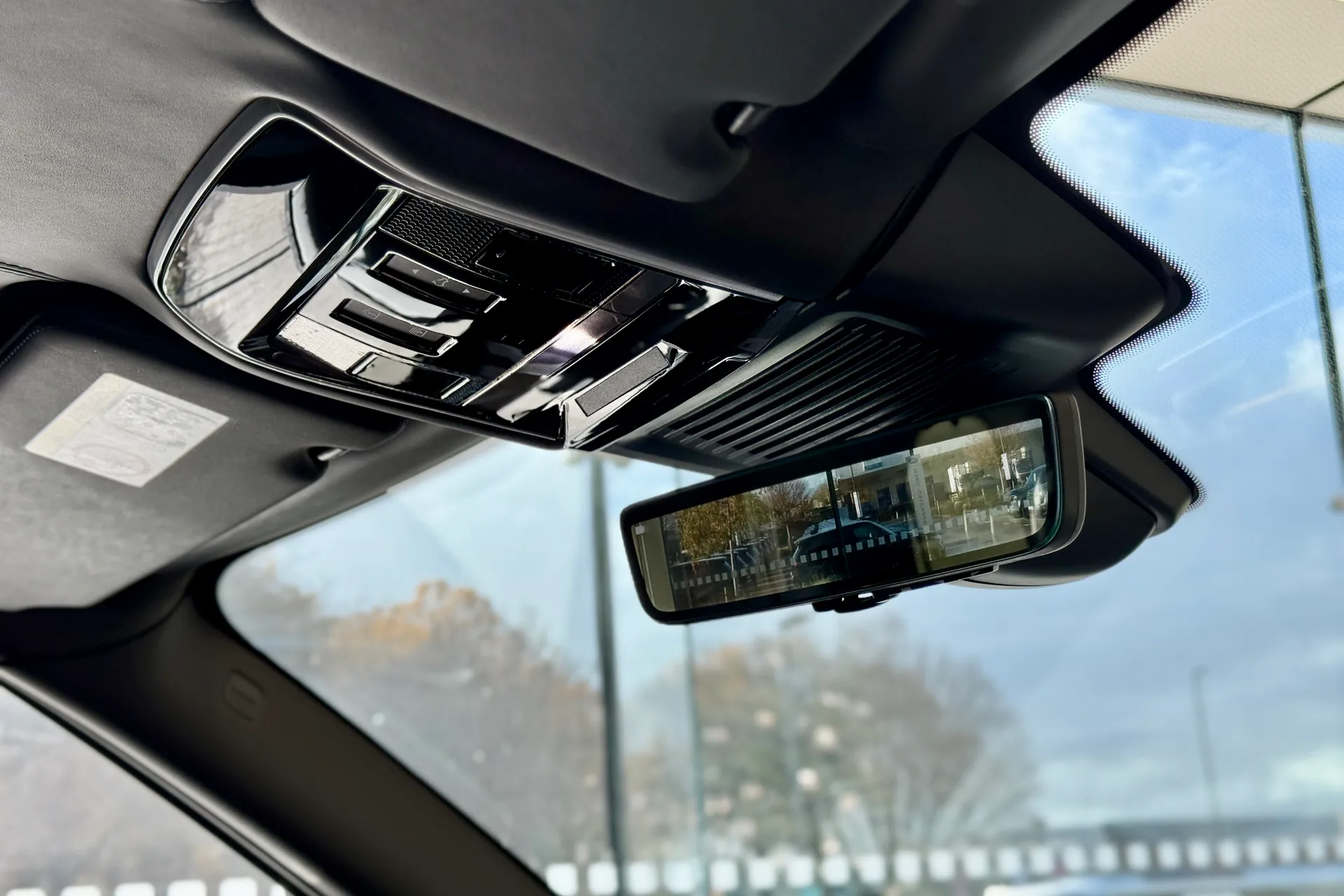 LAND ROVER RANGE ROVER thumbnail image number 28