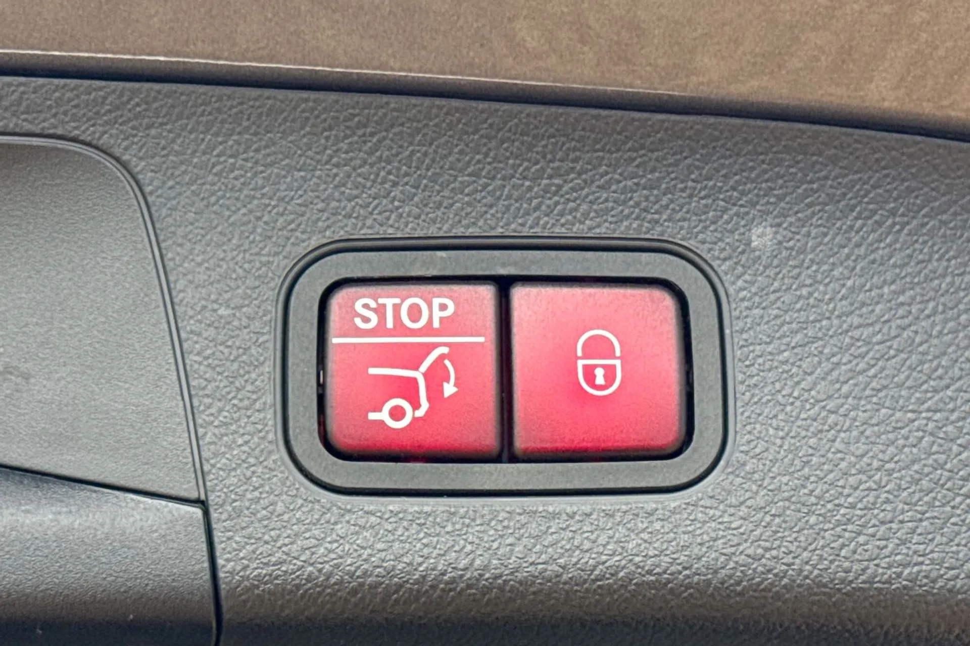 MERCEDES-BENZ GLA thumbnail image number 22