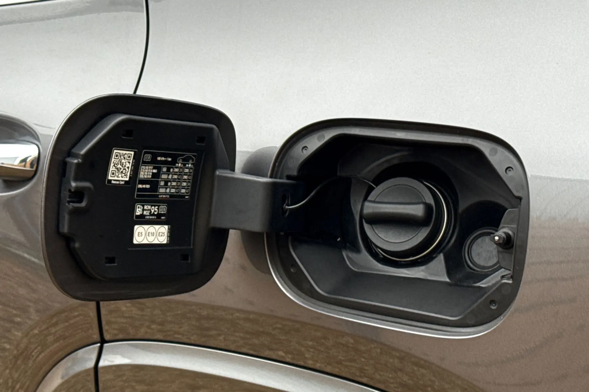 MERCEDES-BENZ GLA thumbnail image number 20