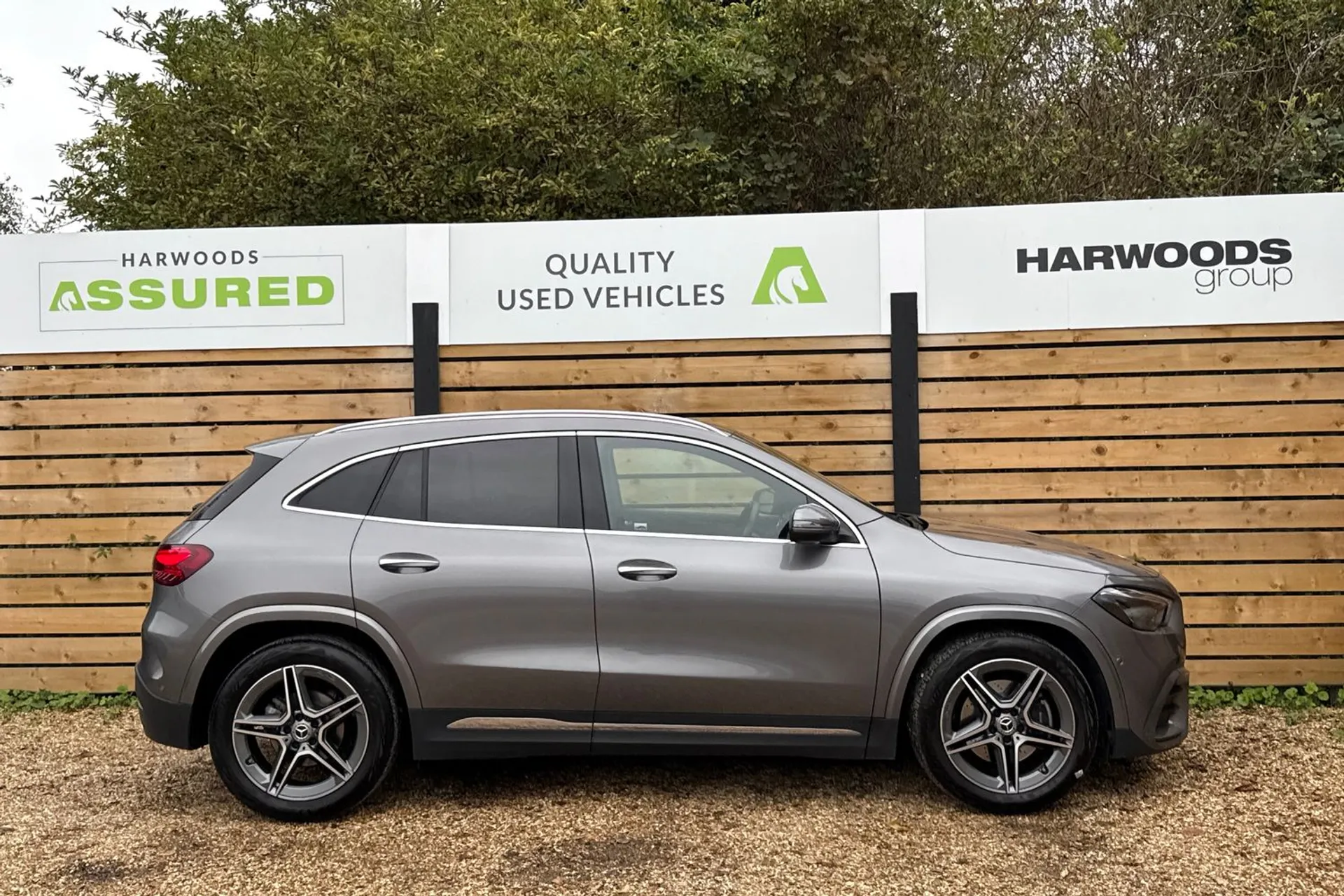 MERCEDES-BENZ GLA thumbnail image number 2