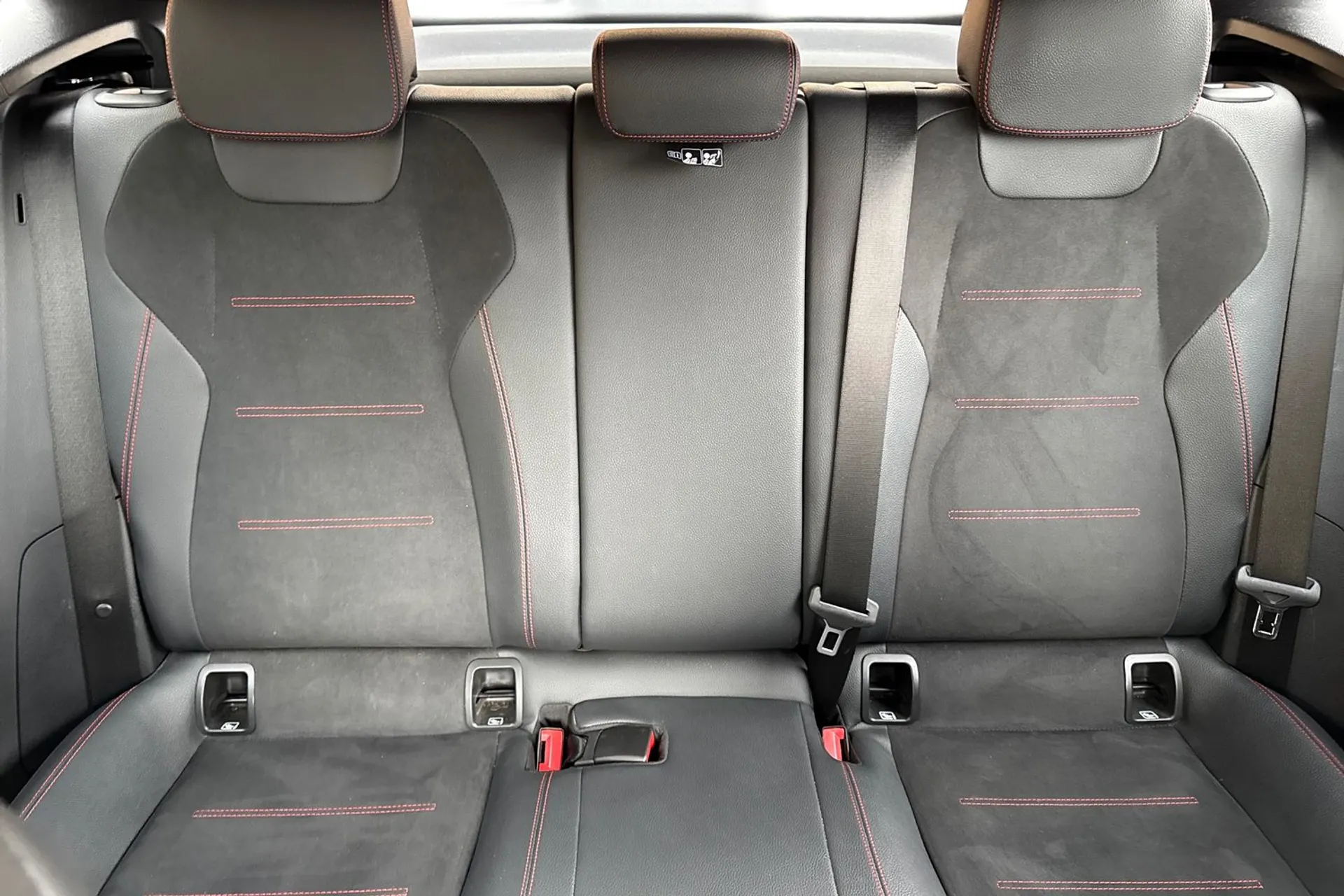 MERCEDES-BENZ GLA thumbnail image number 33