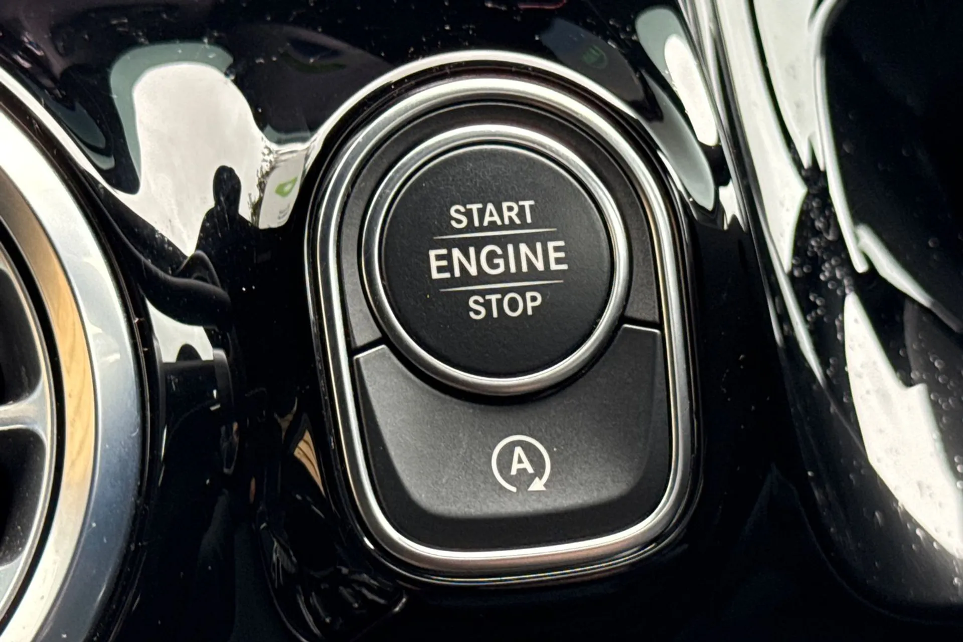 MERCEDES-BENZ GLA thumbnail image number 48