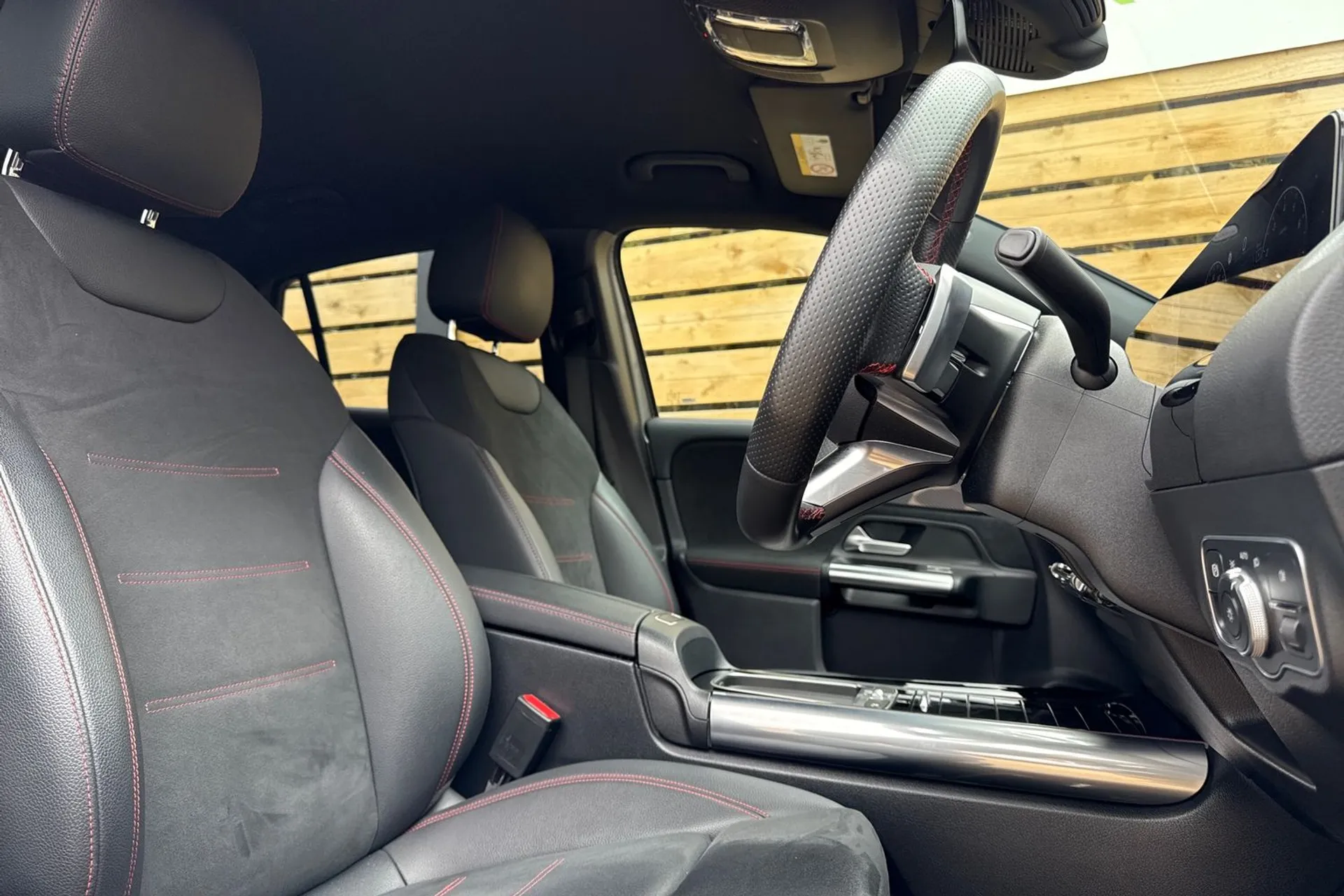 MERCEDES-BENZ GLA thumbnail image number 27