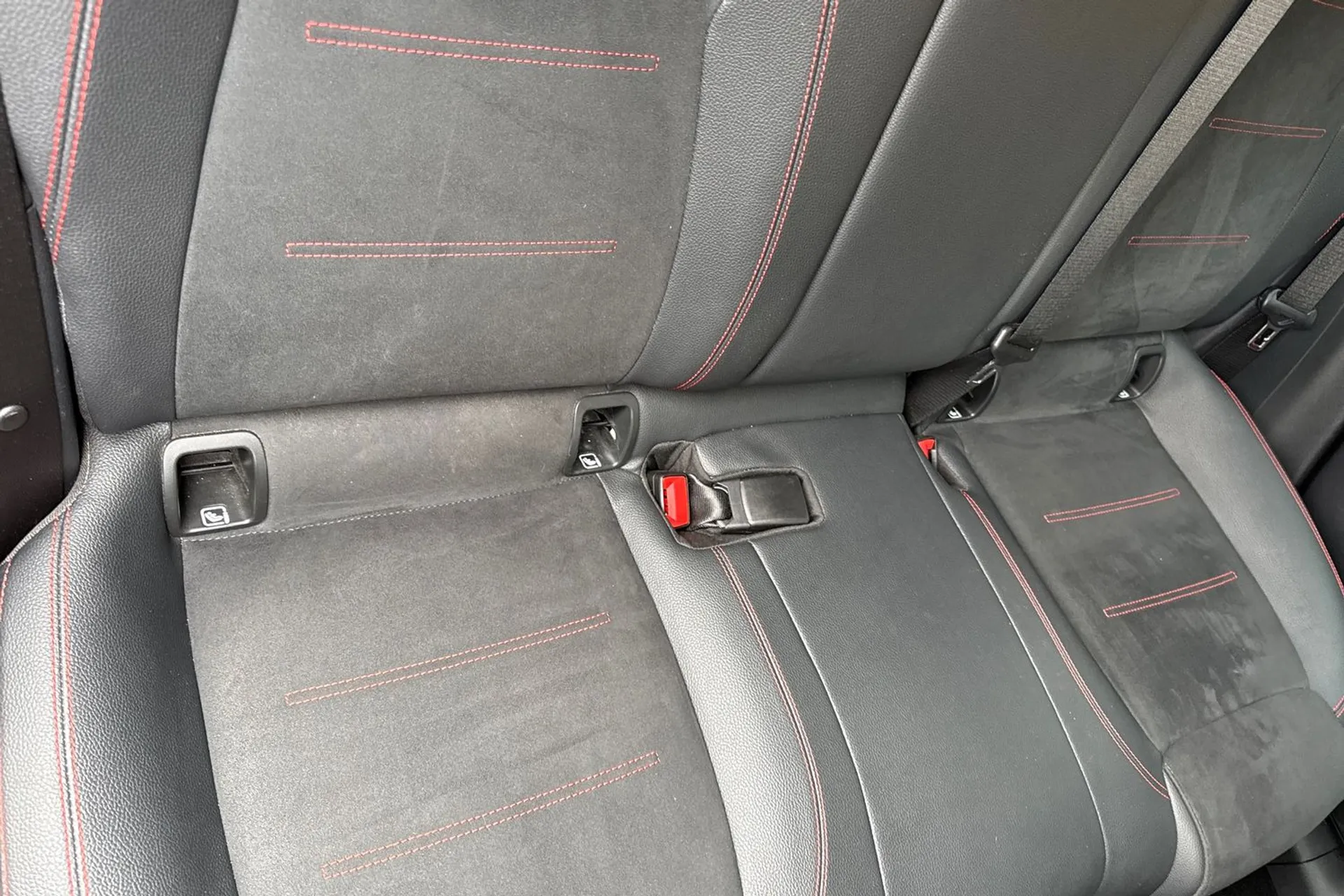 MERCEDES-BENZ GLA thumbnail image number 26