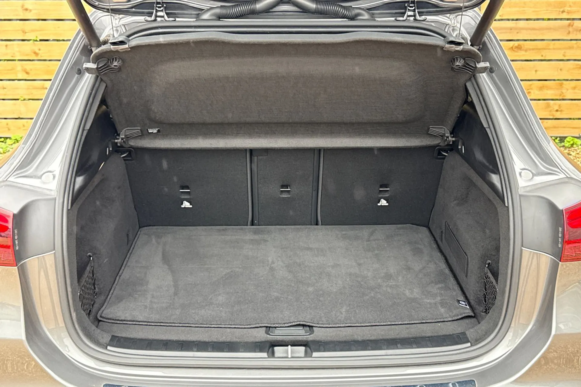 MERCEDES-BENZ GLA thumbnail image number 21