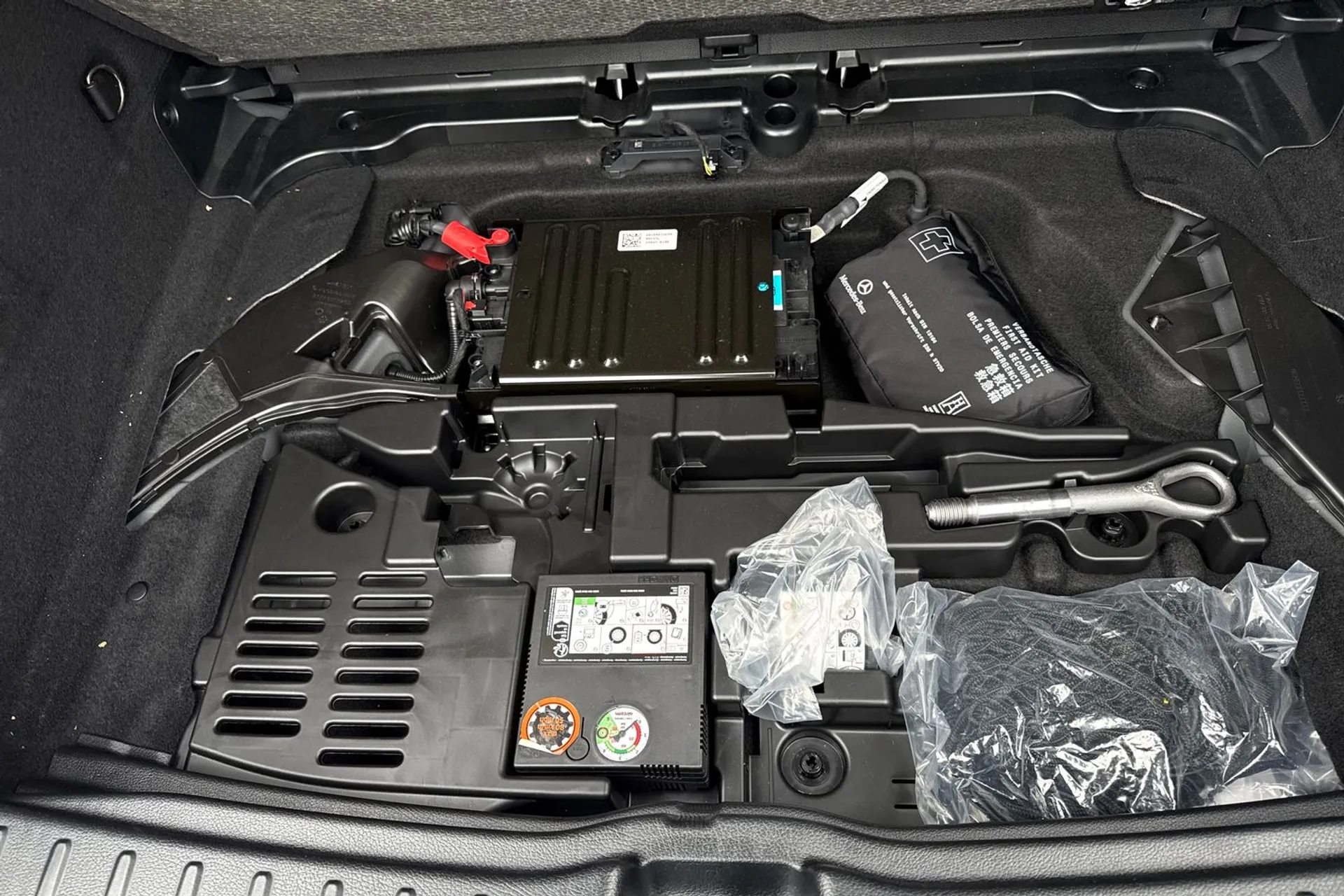 MERCEDES-BENZ GLA thumbnail image number 23