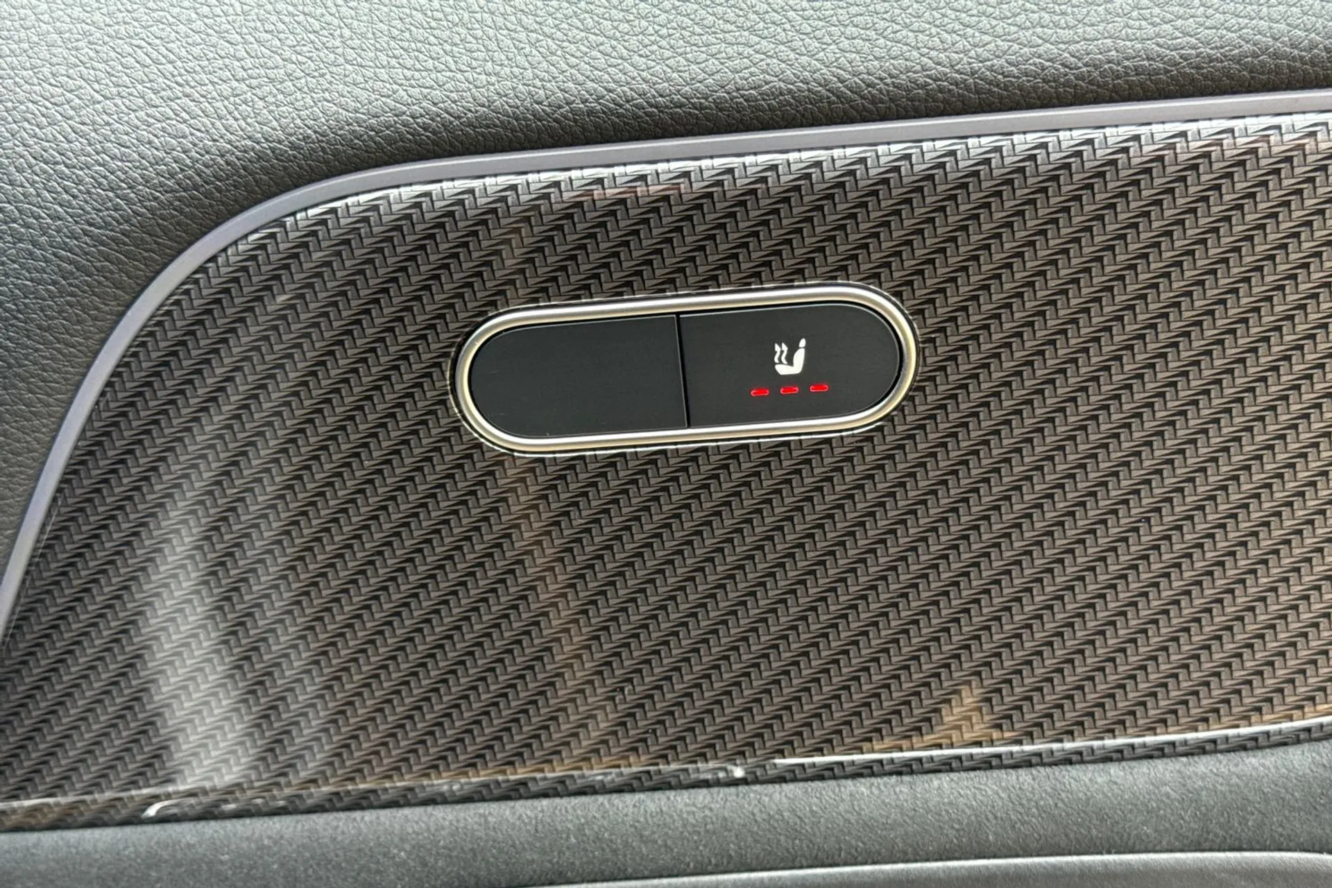 MERCEDES-BENZ GLA thumbnail image number 51