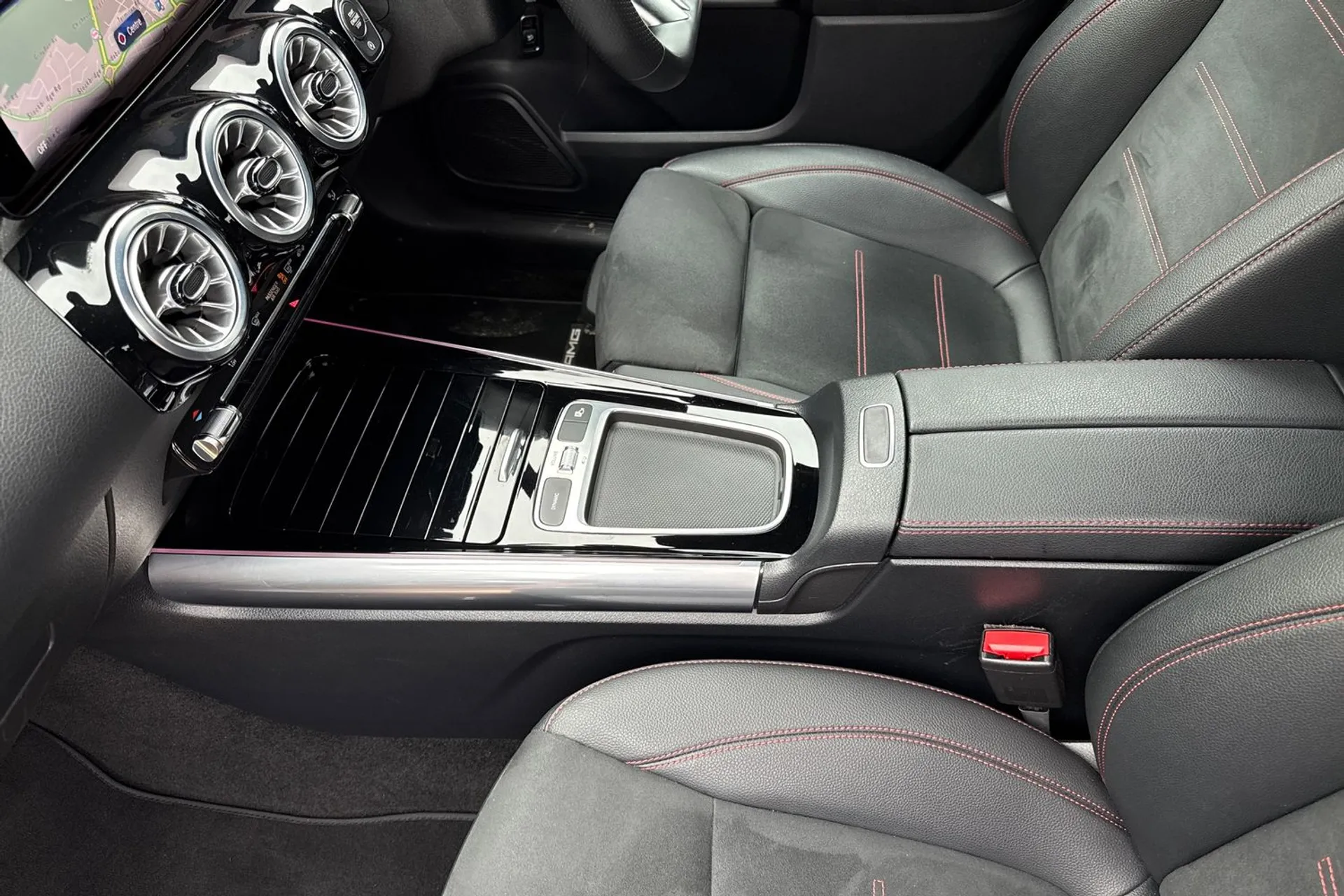 MERCEDES-BENZ GLA thumbnail image number 42