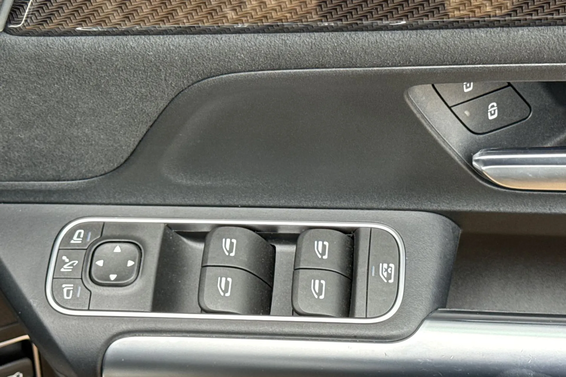 MERCEDES-BENZ GLA thumbnail image number 50